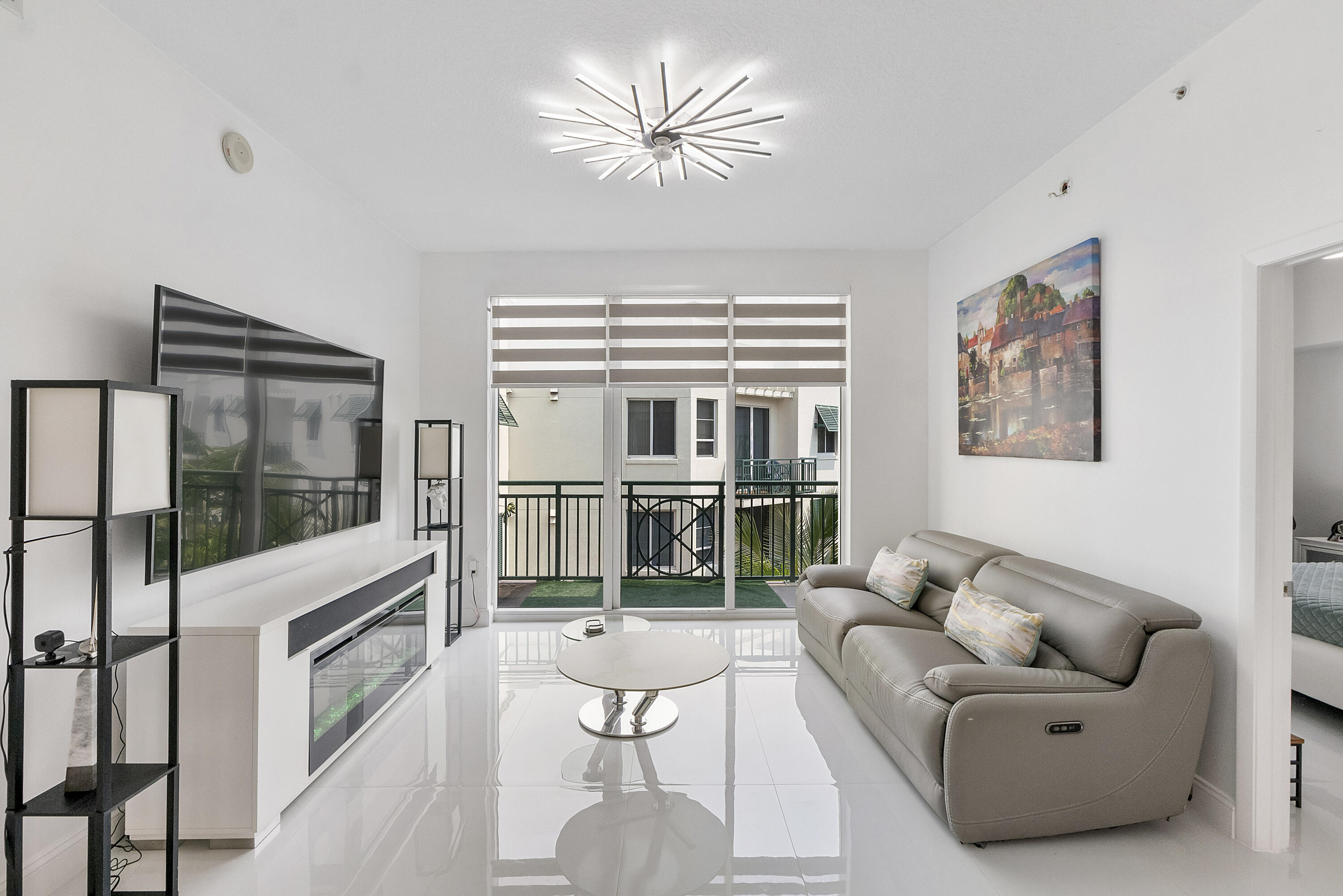 VERANDA CONDO - Residential