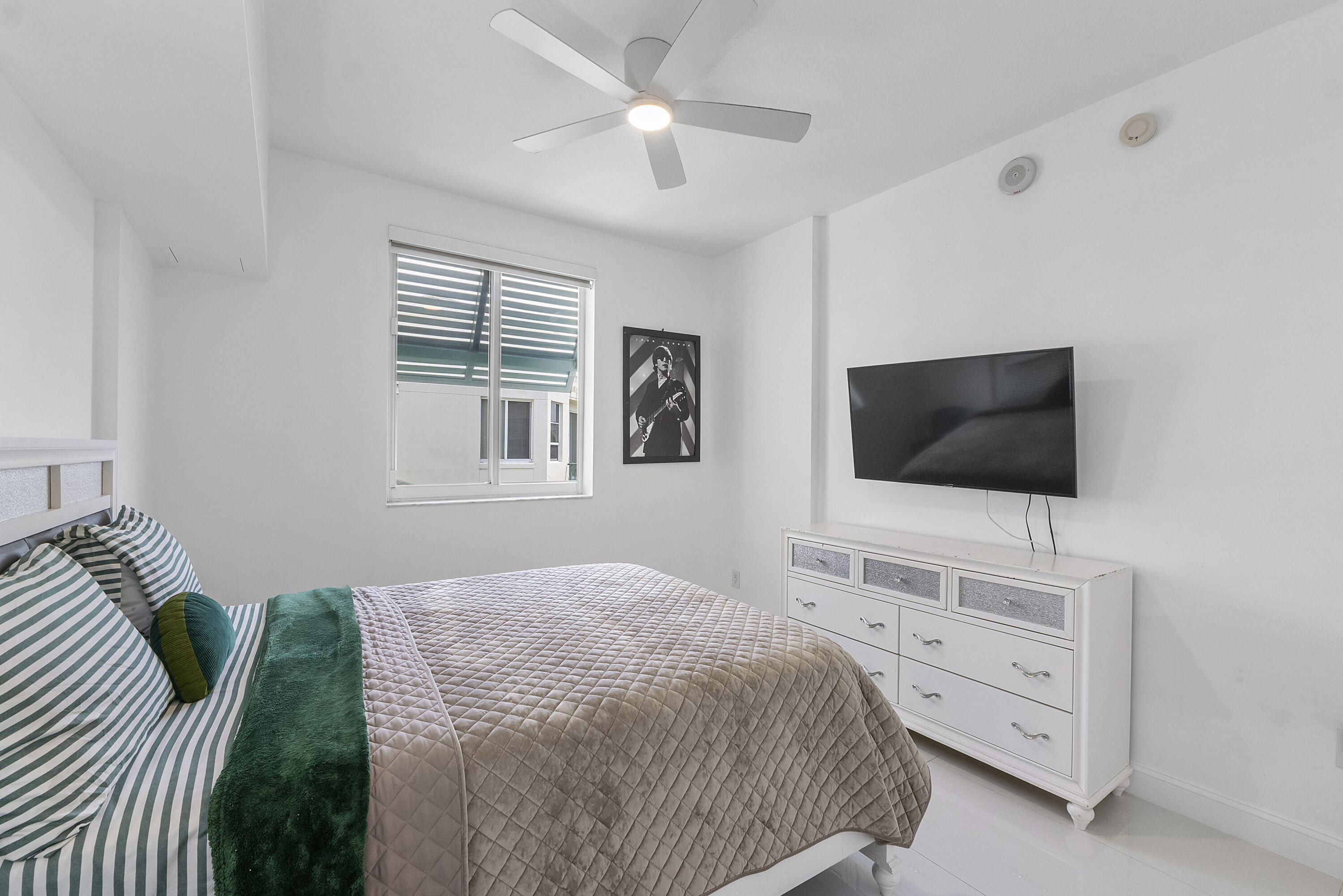 VERANDA CONDO - Residential