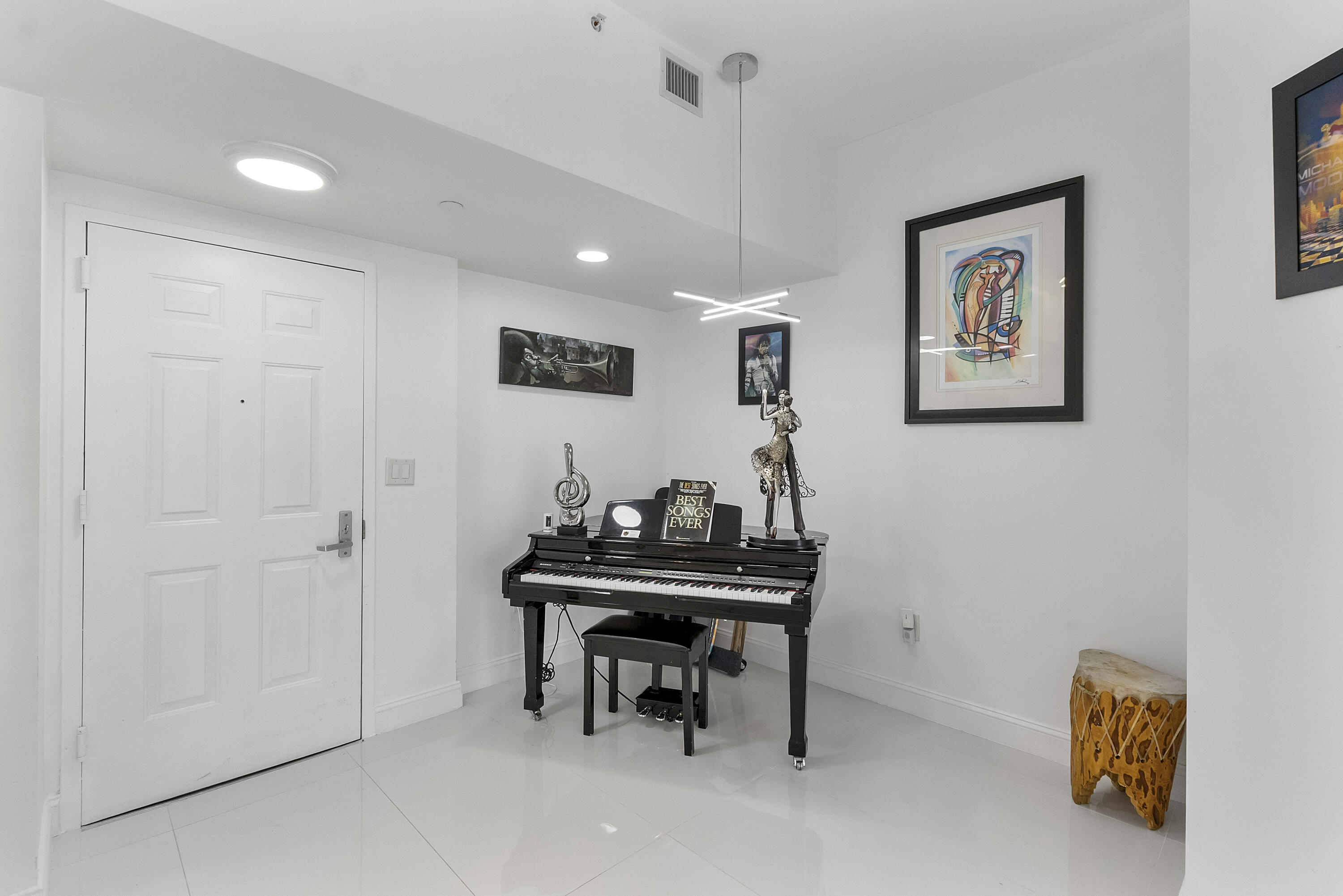 VERANDA CONDO - Residential