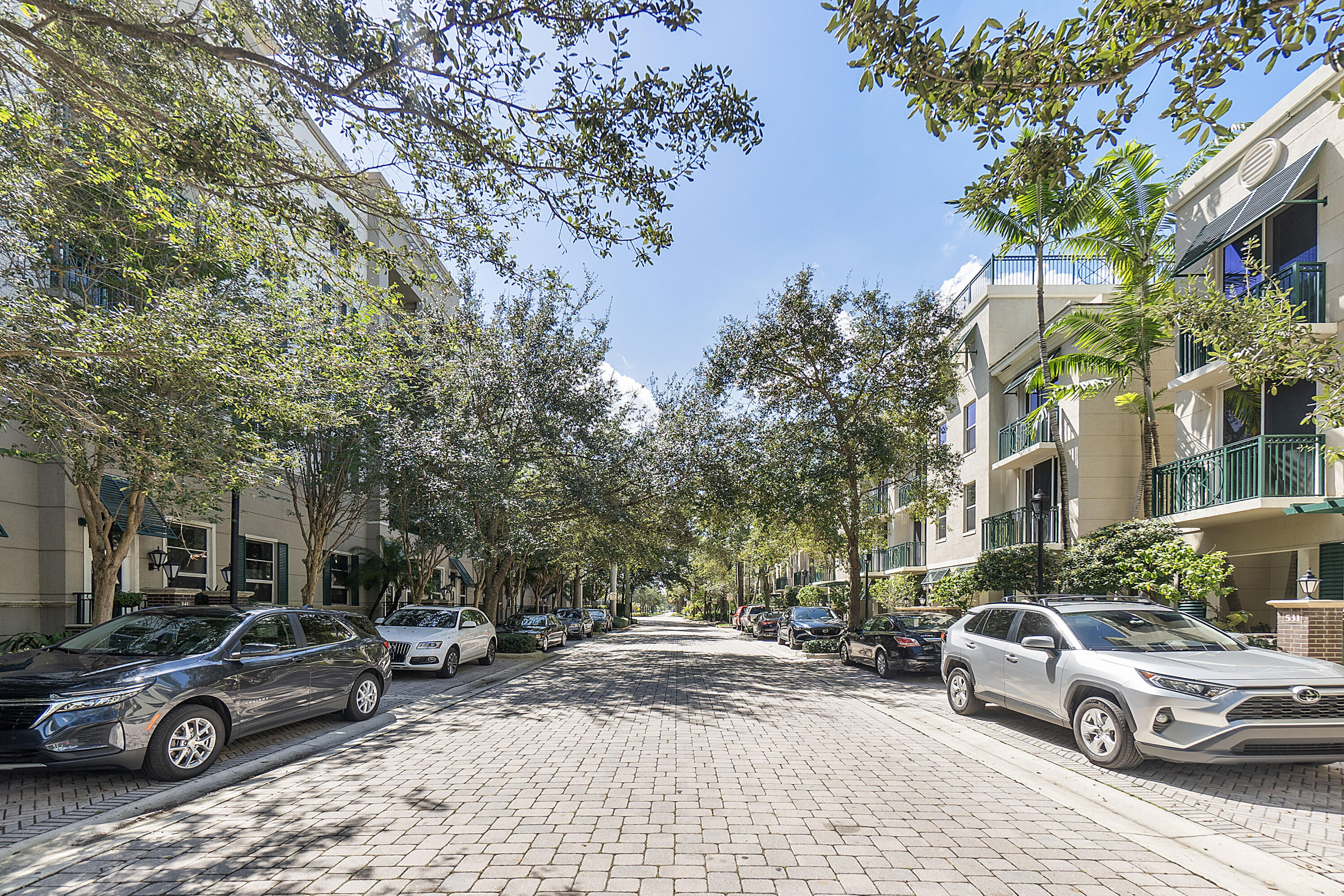 VERANDA CONDO - Residential