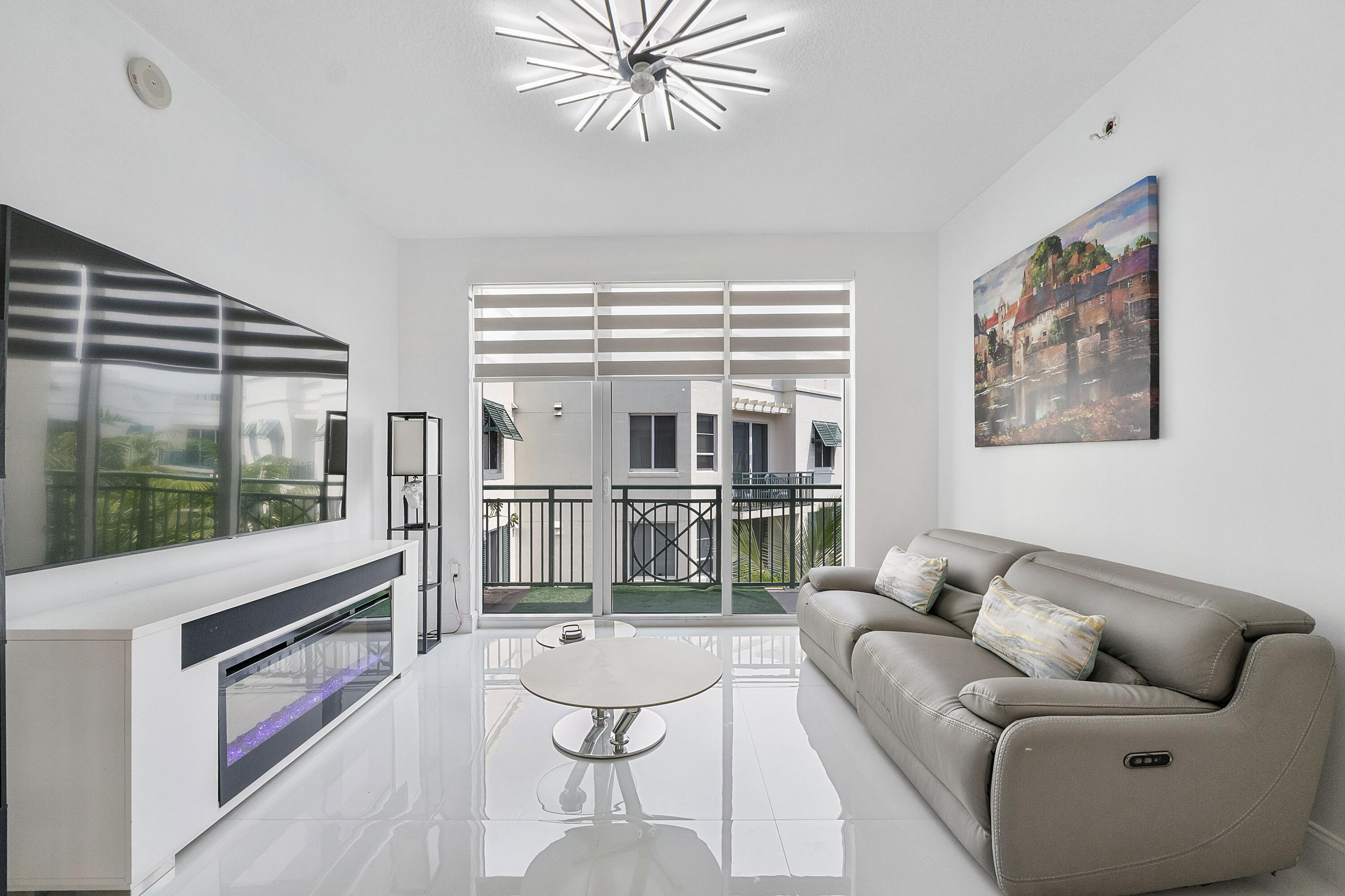 VERANDA CONDO - Residential