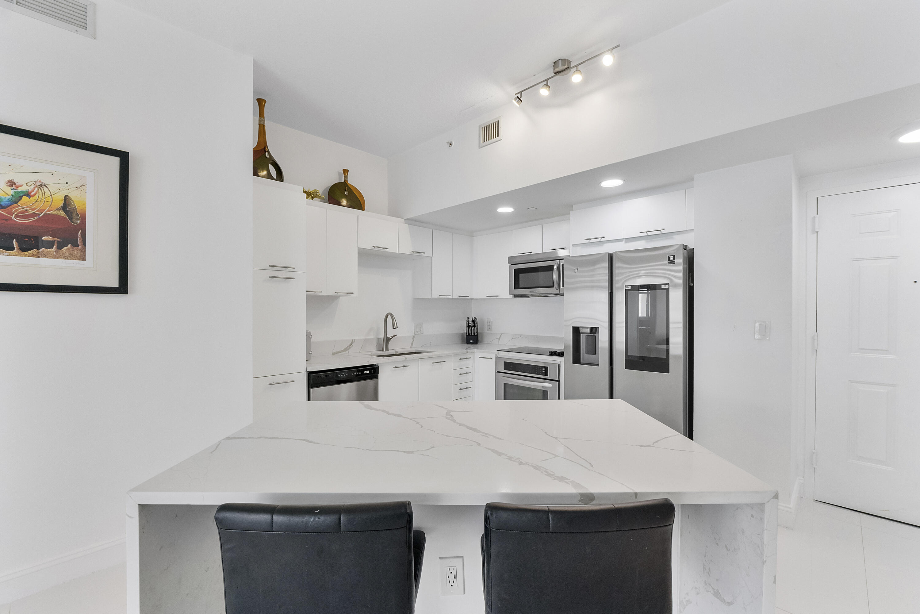 VERANDA CONDO - Residential