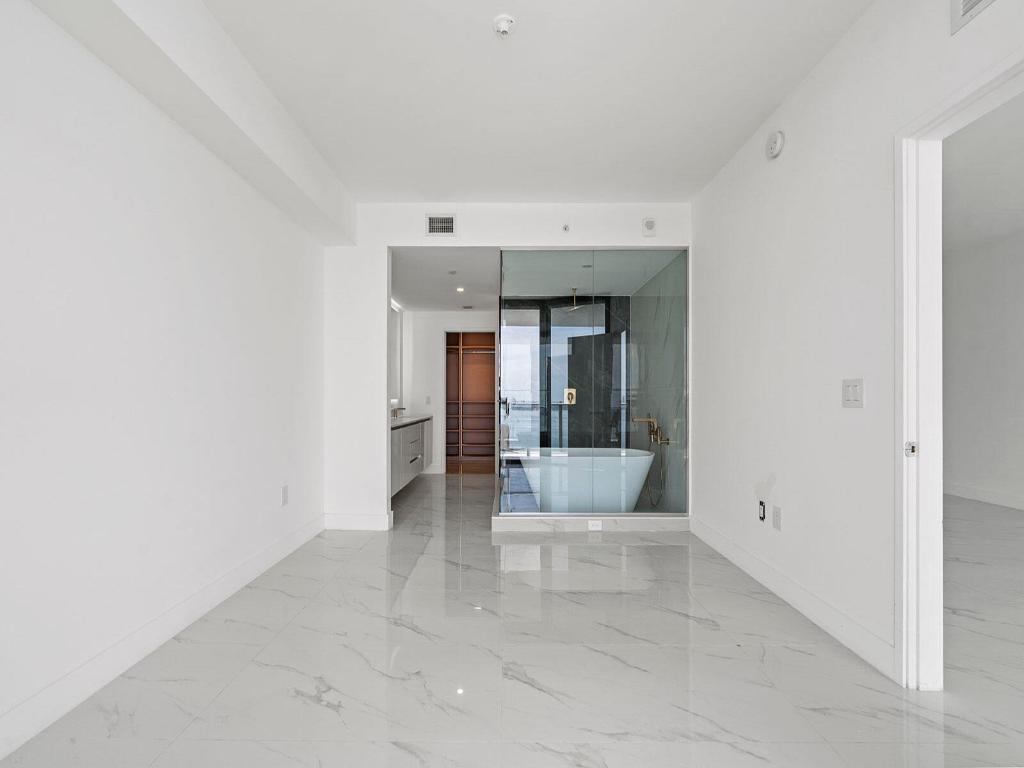 BAY BREEZE - Residential