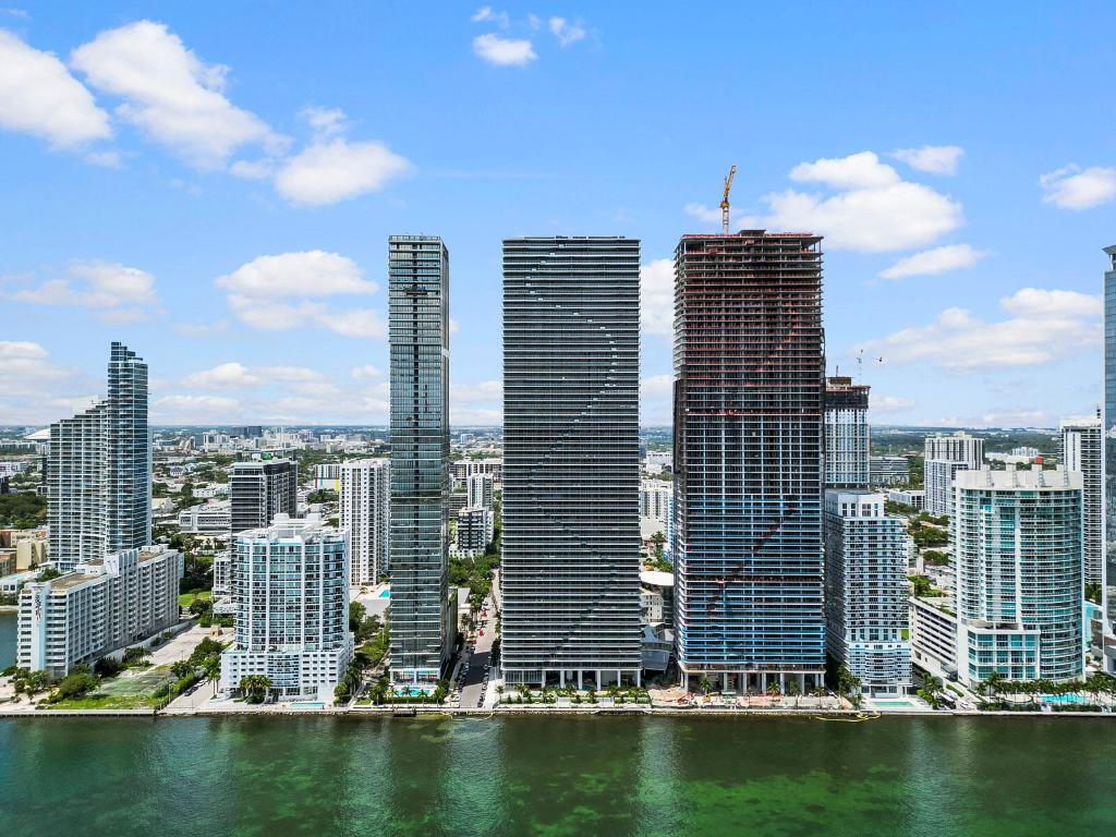 BAY BREEZE - Residential