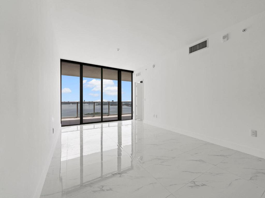 BAY BREEZE - Residential