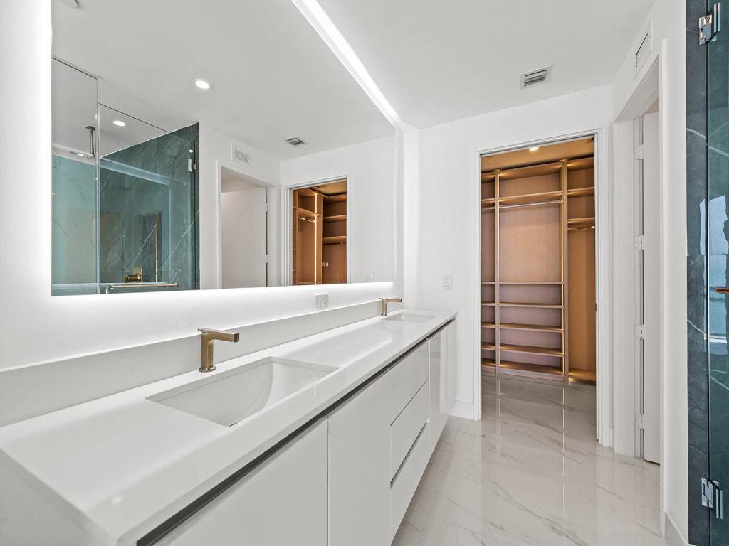BAY BREEZE - Residential