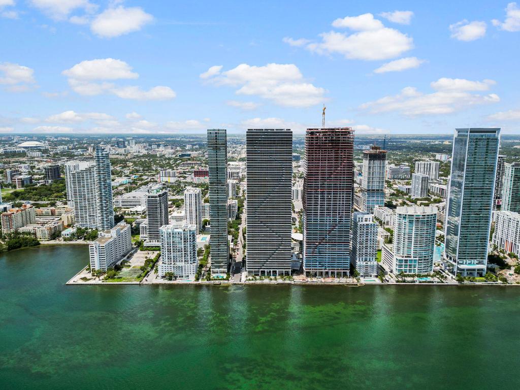 BAY BREEZE - Residential
