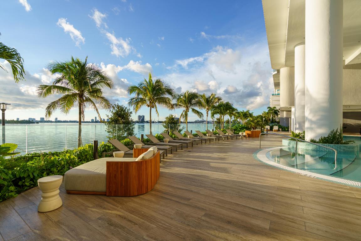BAY BREEZE - Residential
