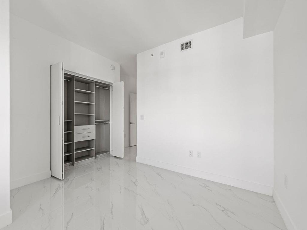 BAY BREEZE - Residential