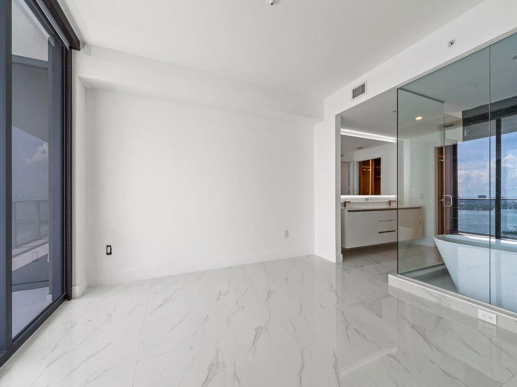 BAY BREEZE - Residential
