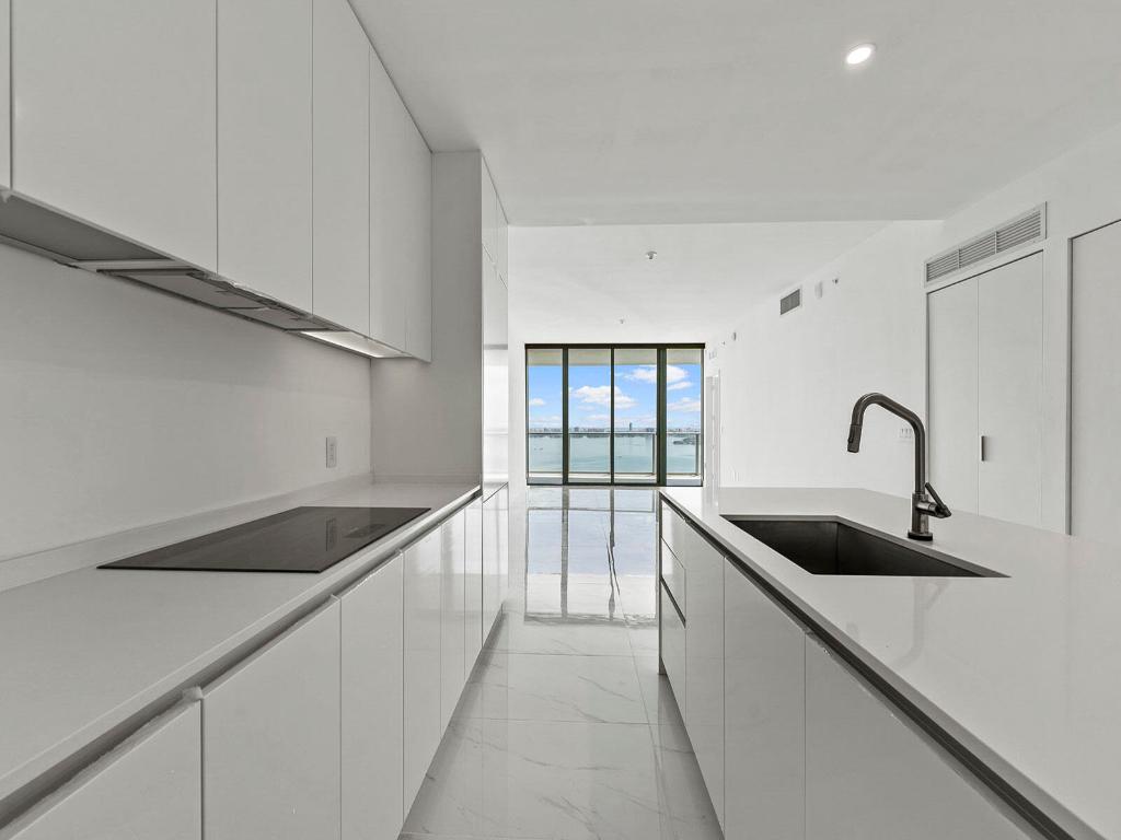 BAY BREEZE - Residential