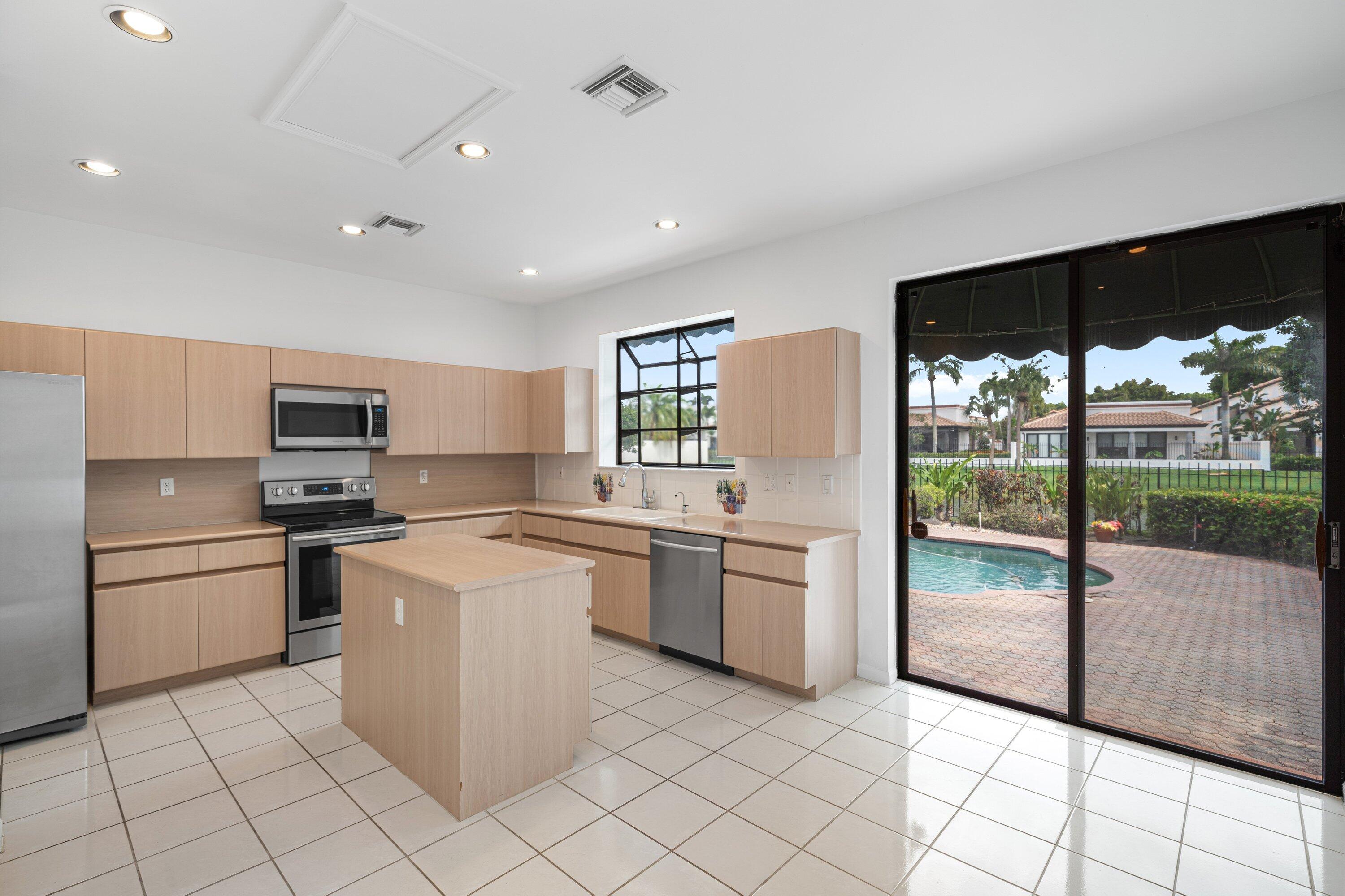 VILLA FLORA AT BOCA POINTE - Residential