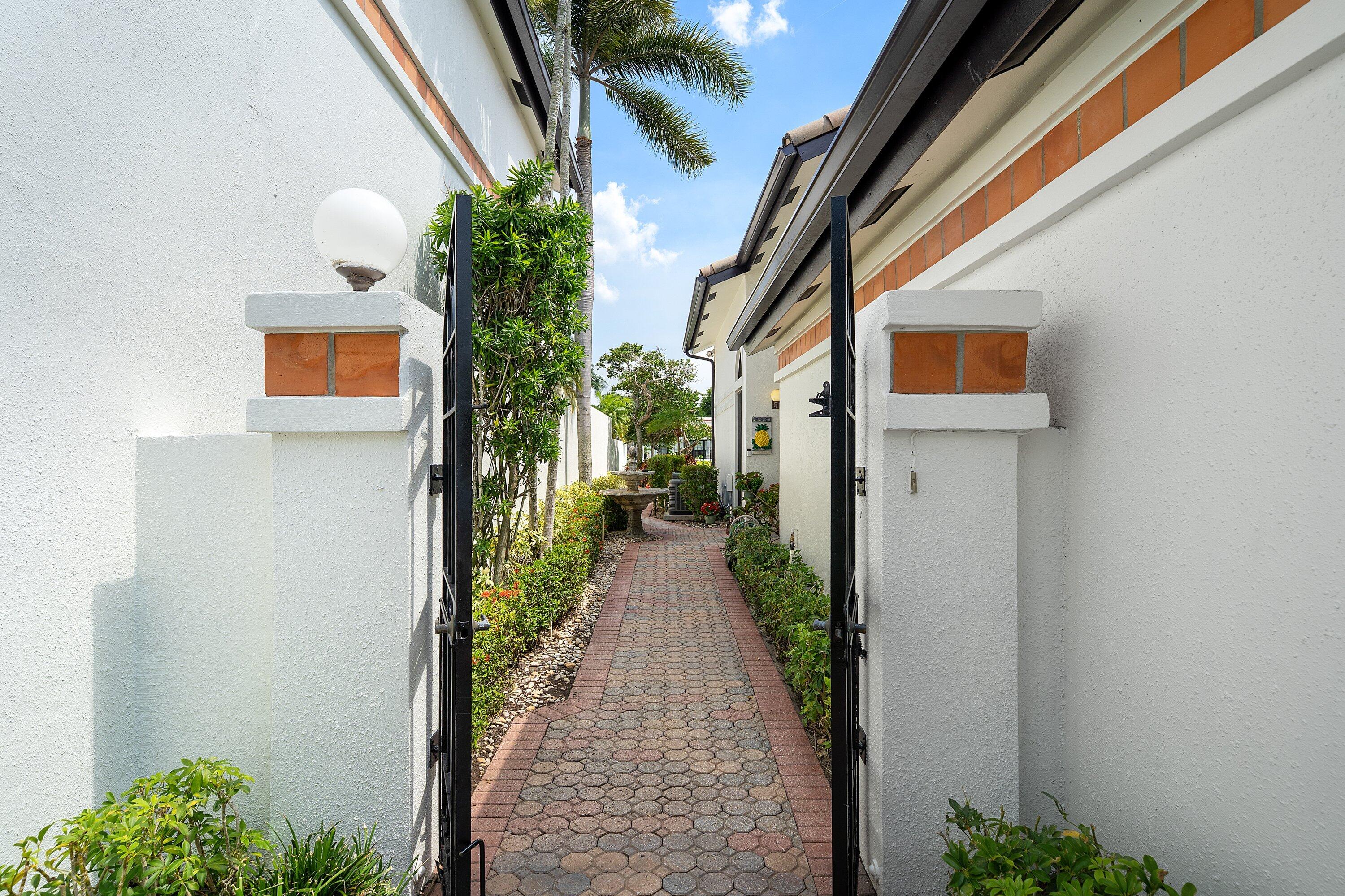 VILLA FLORA AT BOCA POINTE - Residential