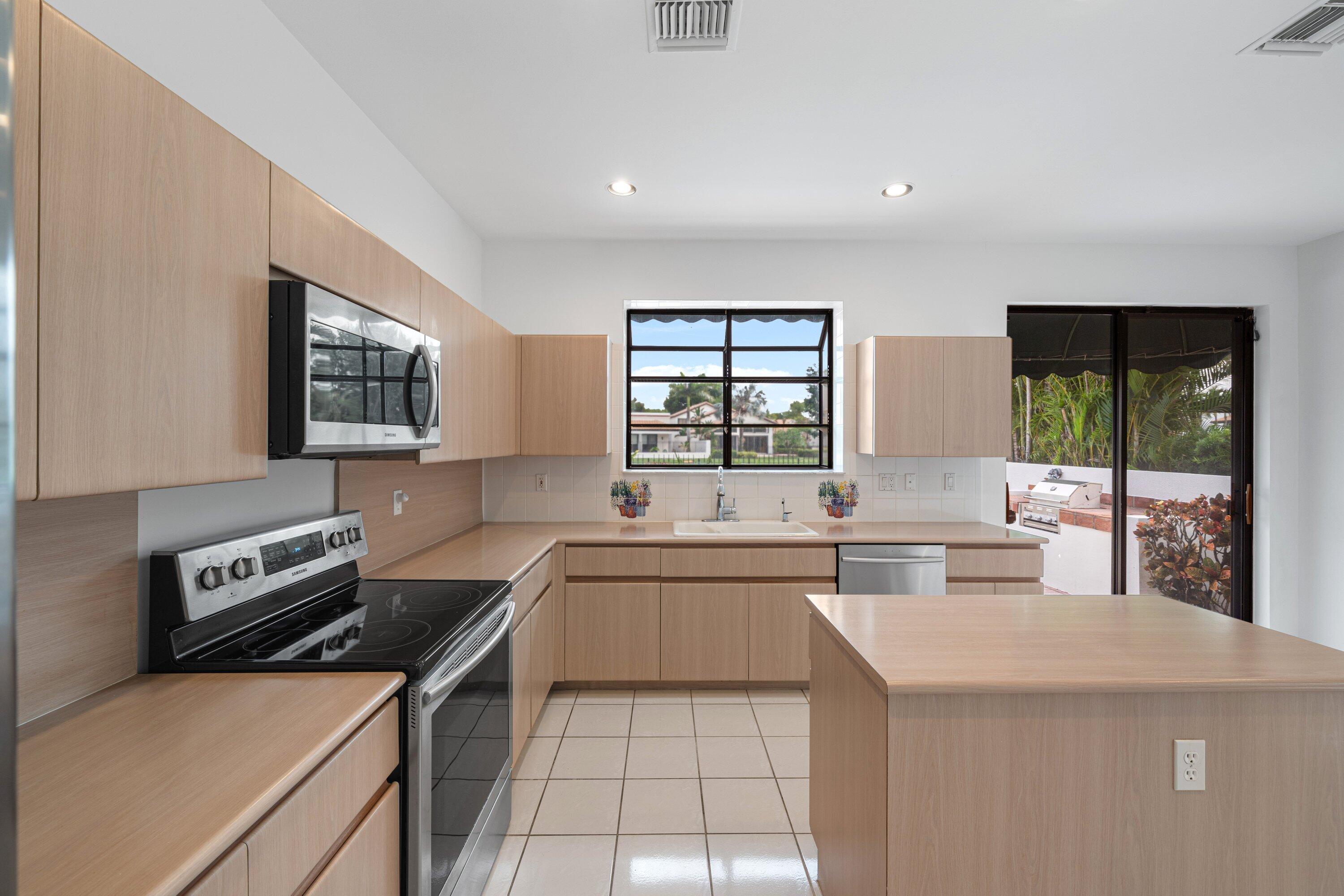 VILLA FLORA AT BOCA POINTE - Residential