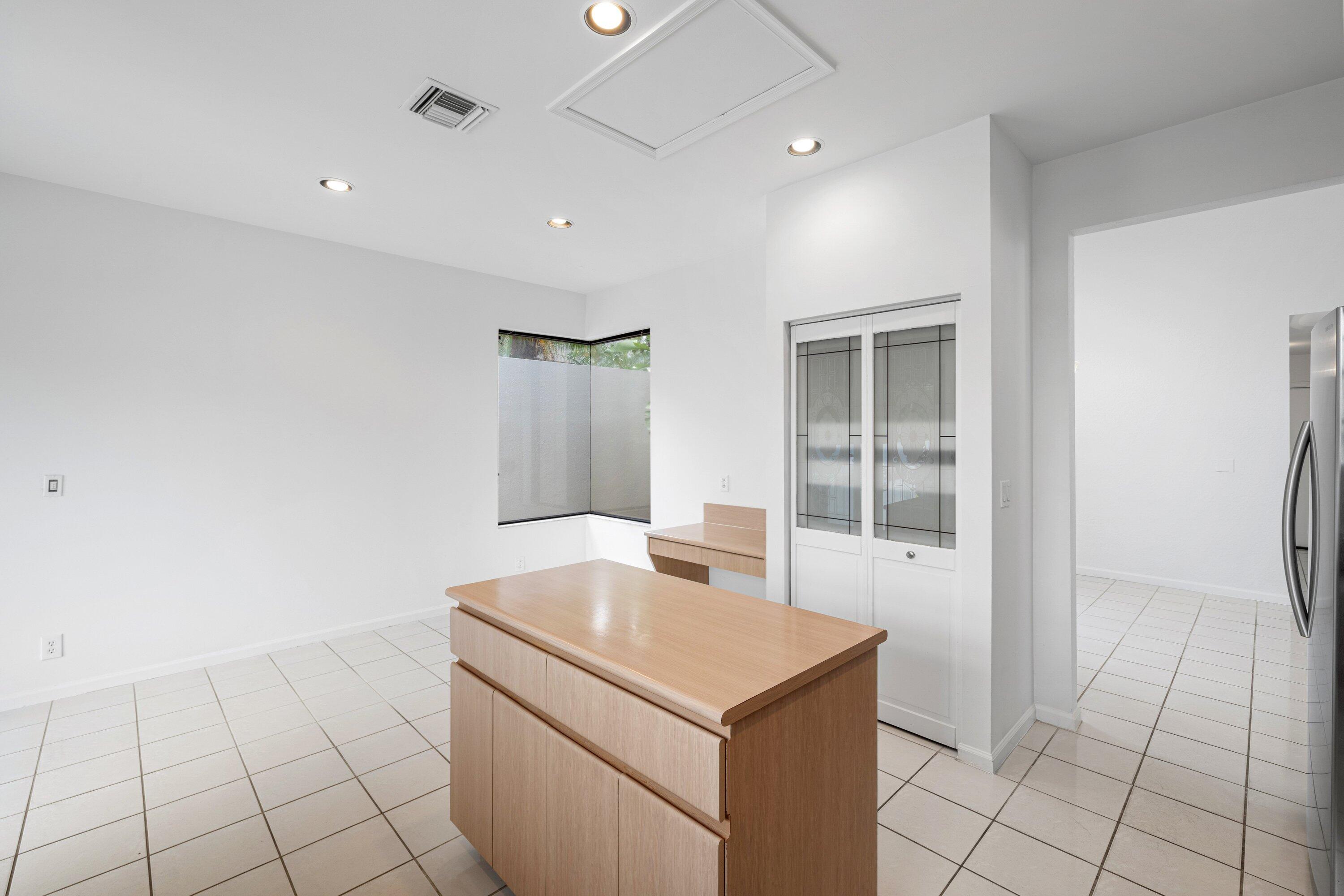 VILLA FLORA AT BOCA POINTE - Residential