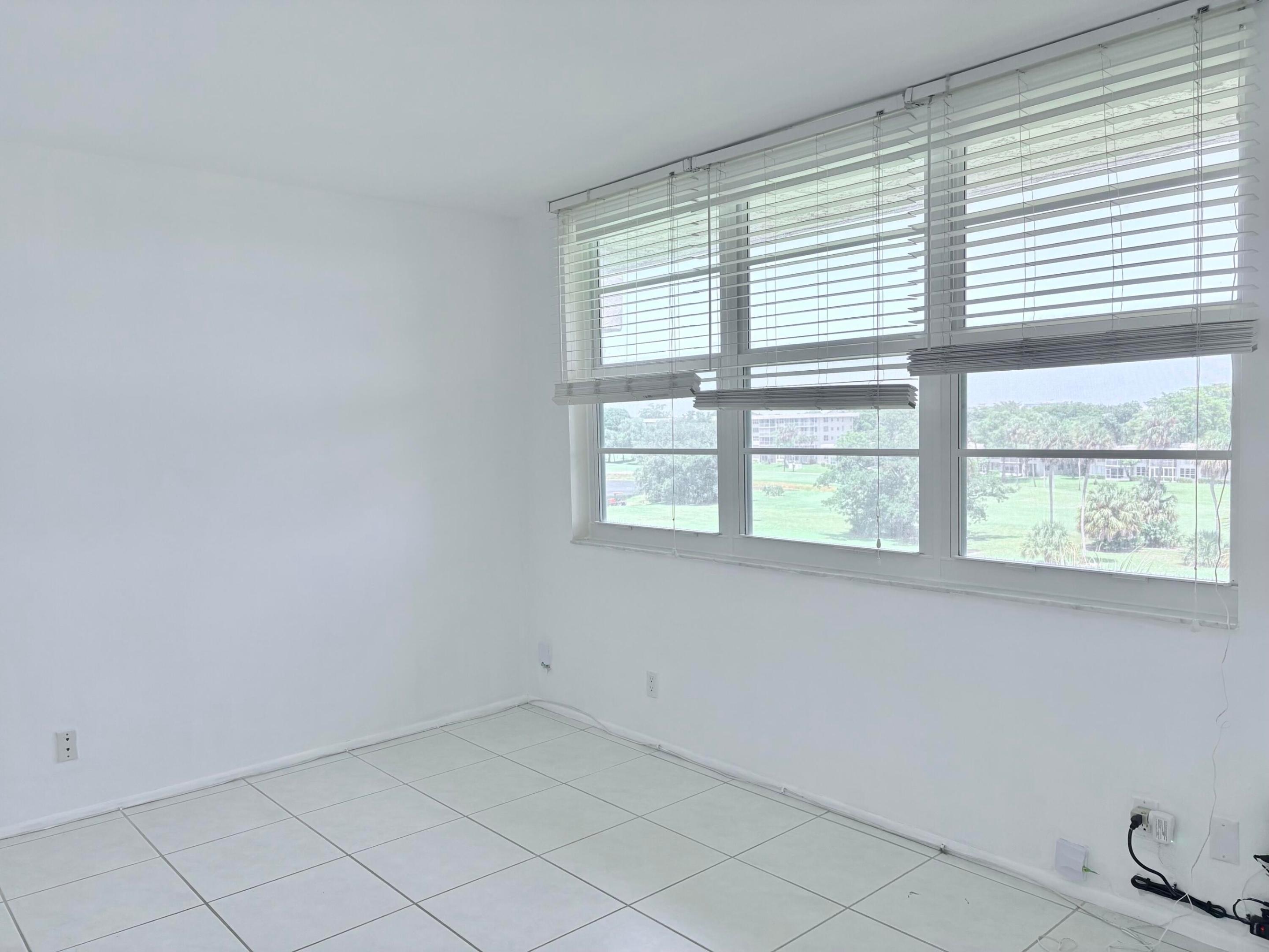 NO 123 PALM-AIRE COUNTRY CLUB - Residential