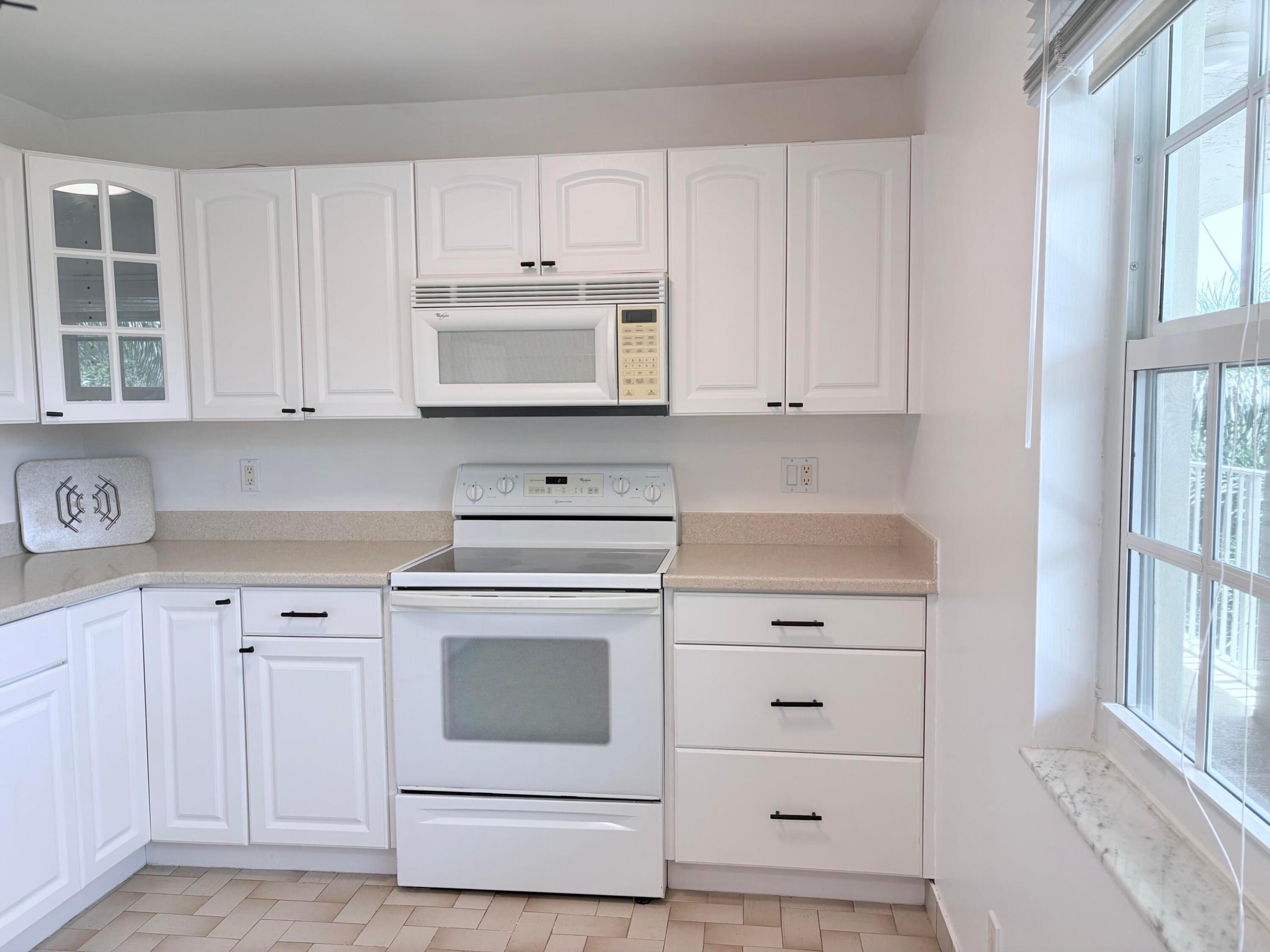 NO 123 PALM-AIRE COUNTRY CLUB - Residential