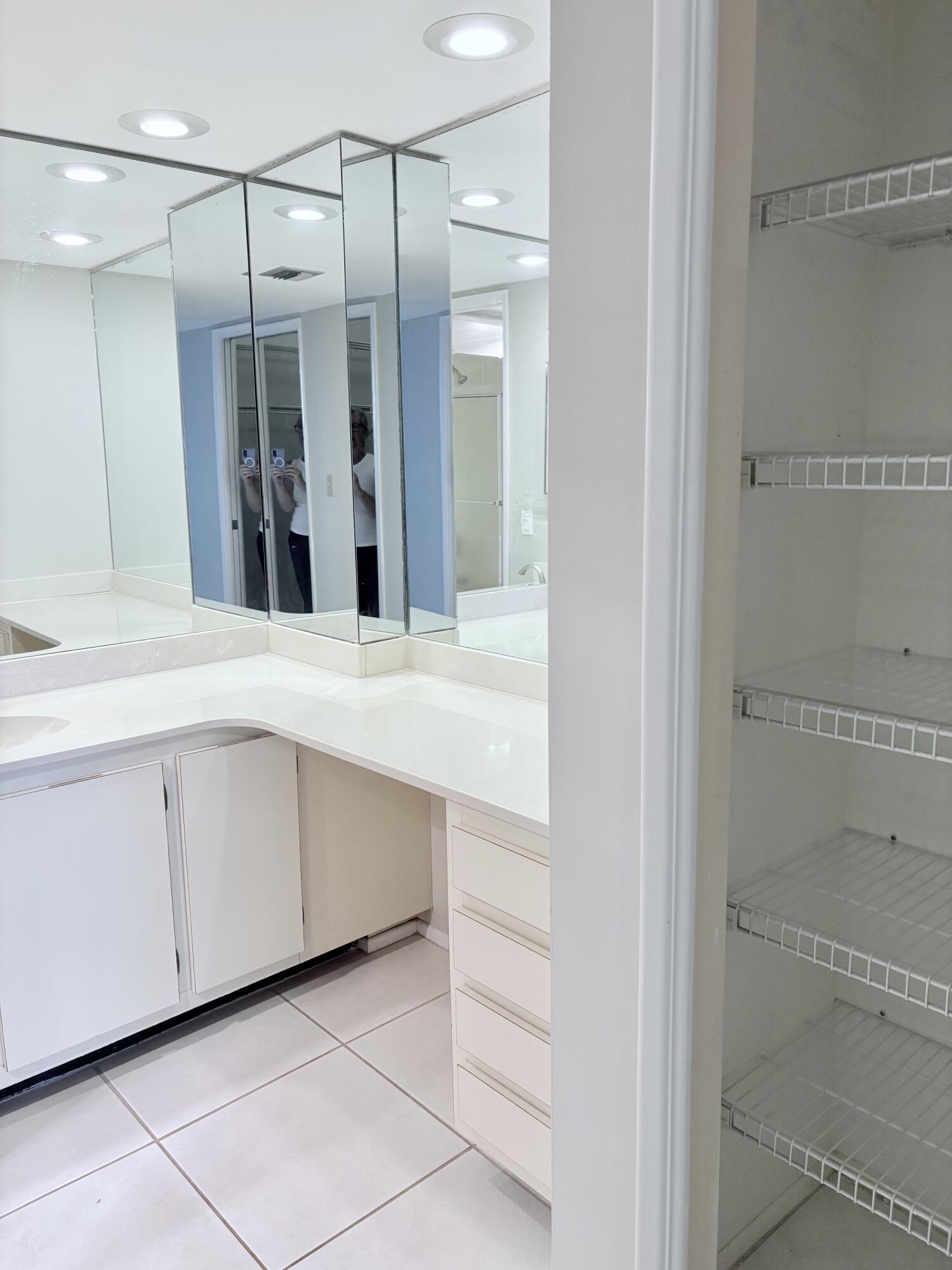NO 123 PALM-AIRE COUNTRY CLUB - Residential