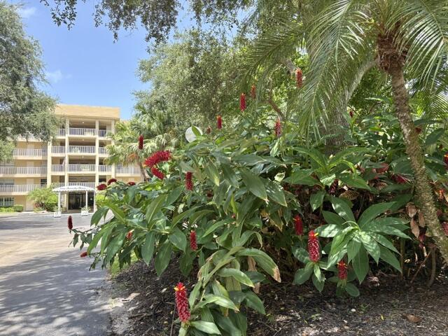 NO 123 PALM-AIRE COUNTRY CLUB - Residential