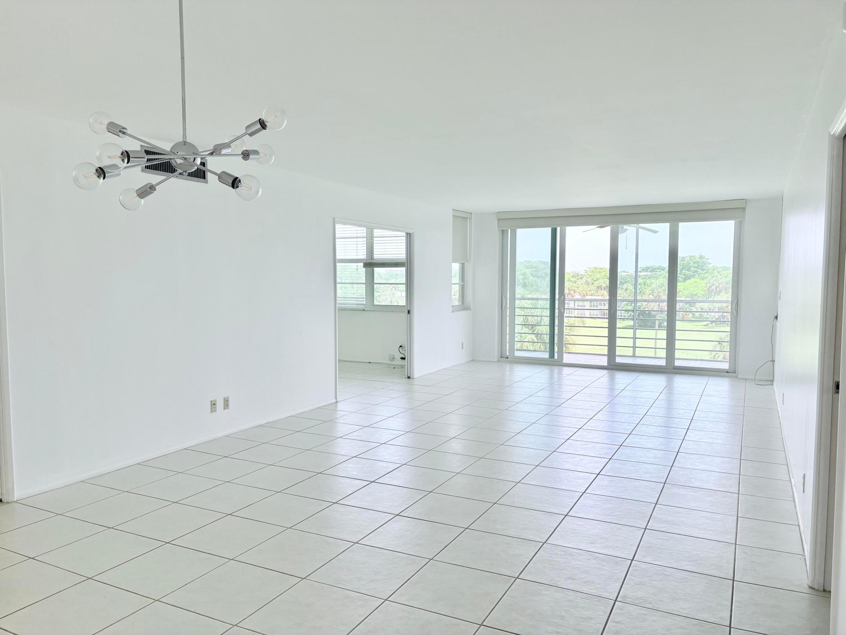 NO 123 PALM-AIRE COUNTRY CLUB - Residential