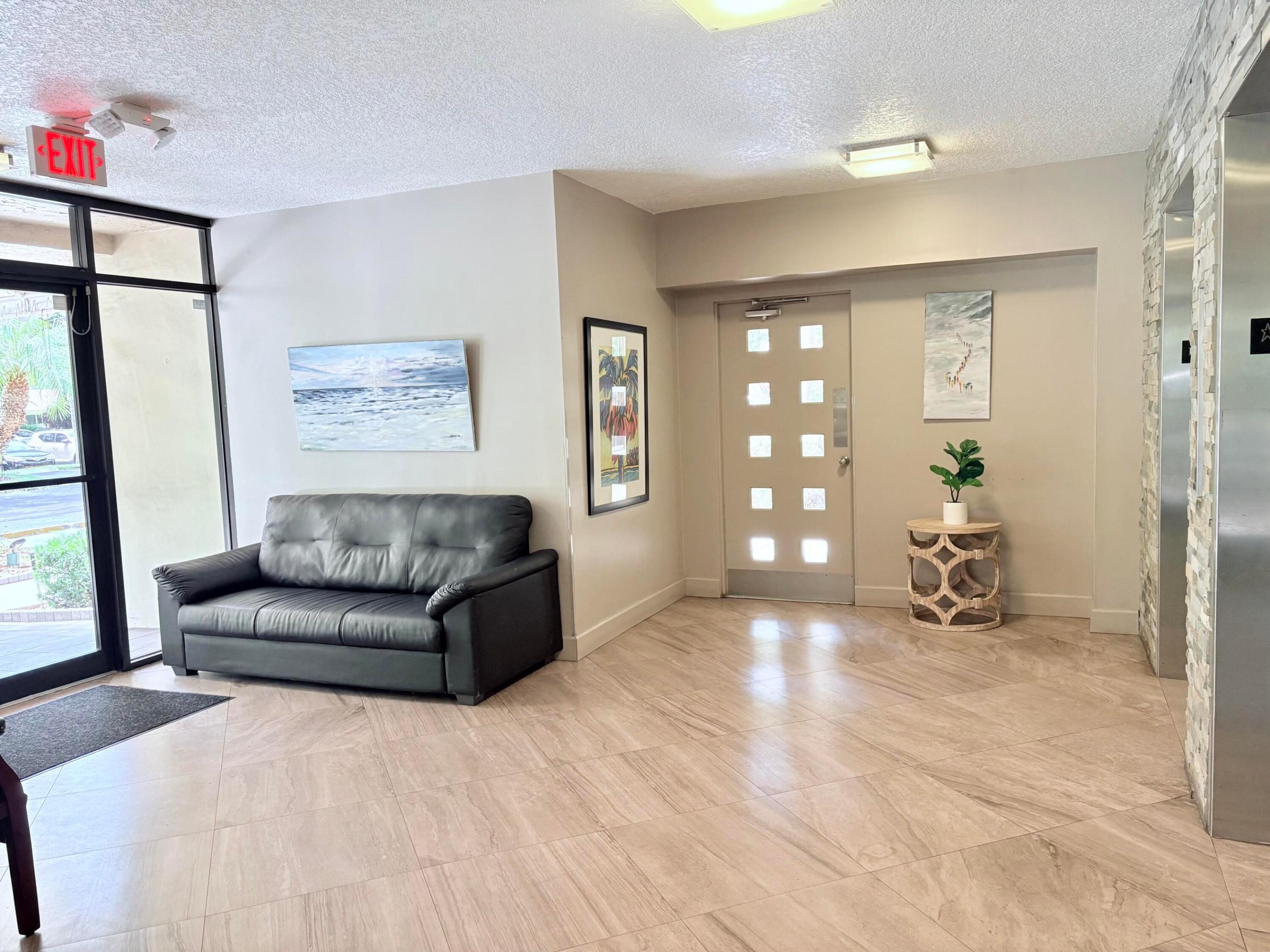 NO 123 PALM-AIRE COUNTRY CLUB - Residential