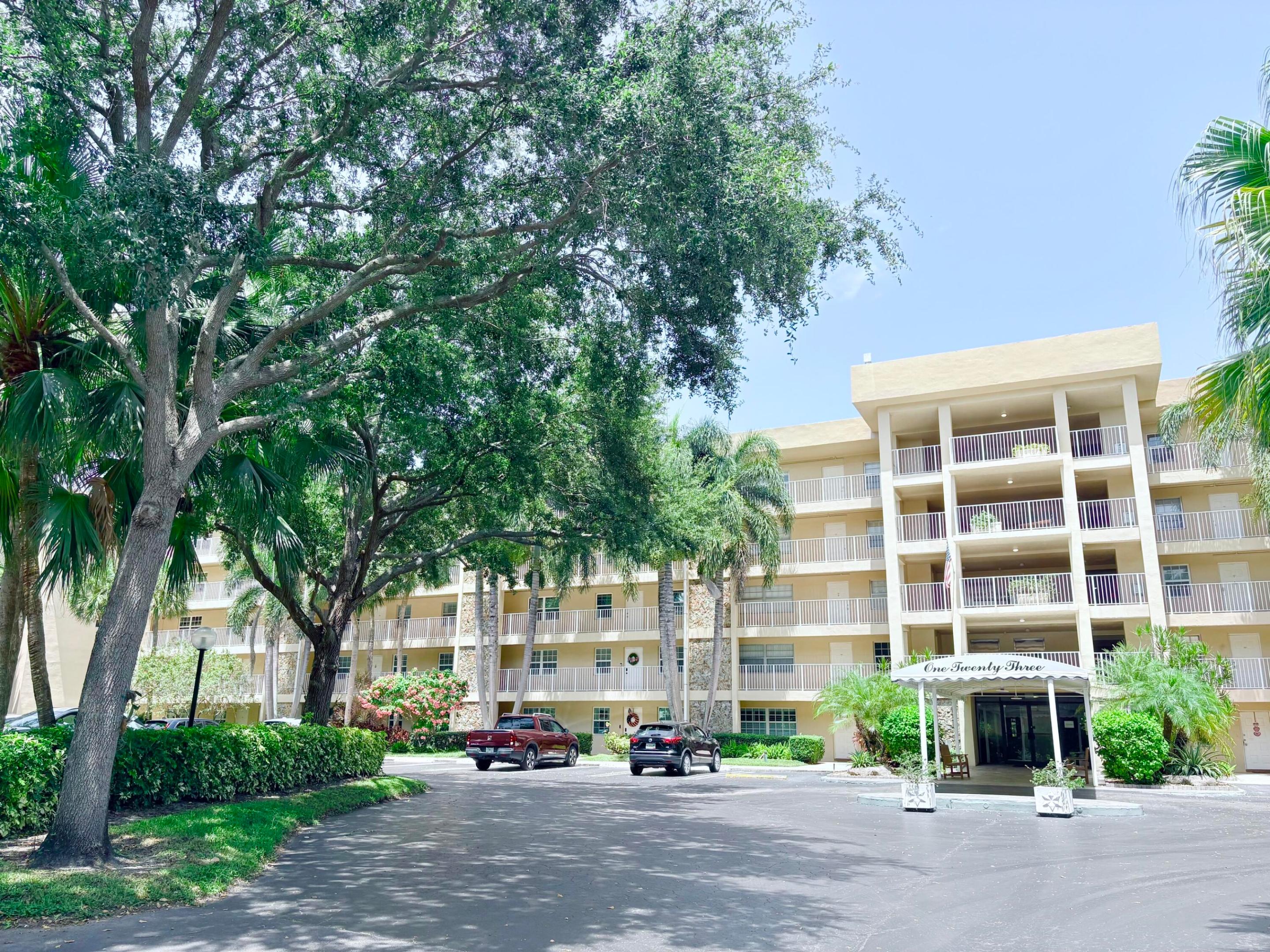 NO 123 PALM-AIRE COUNTRY CLUB - Residential
