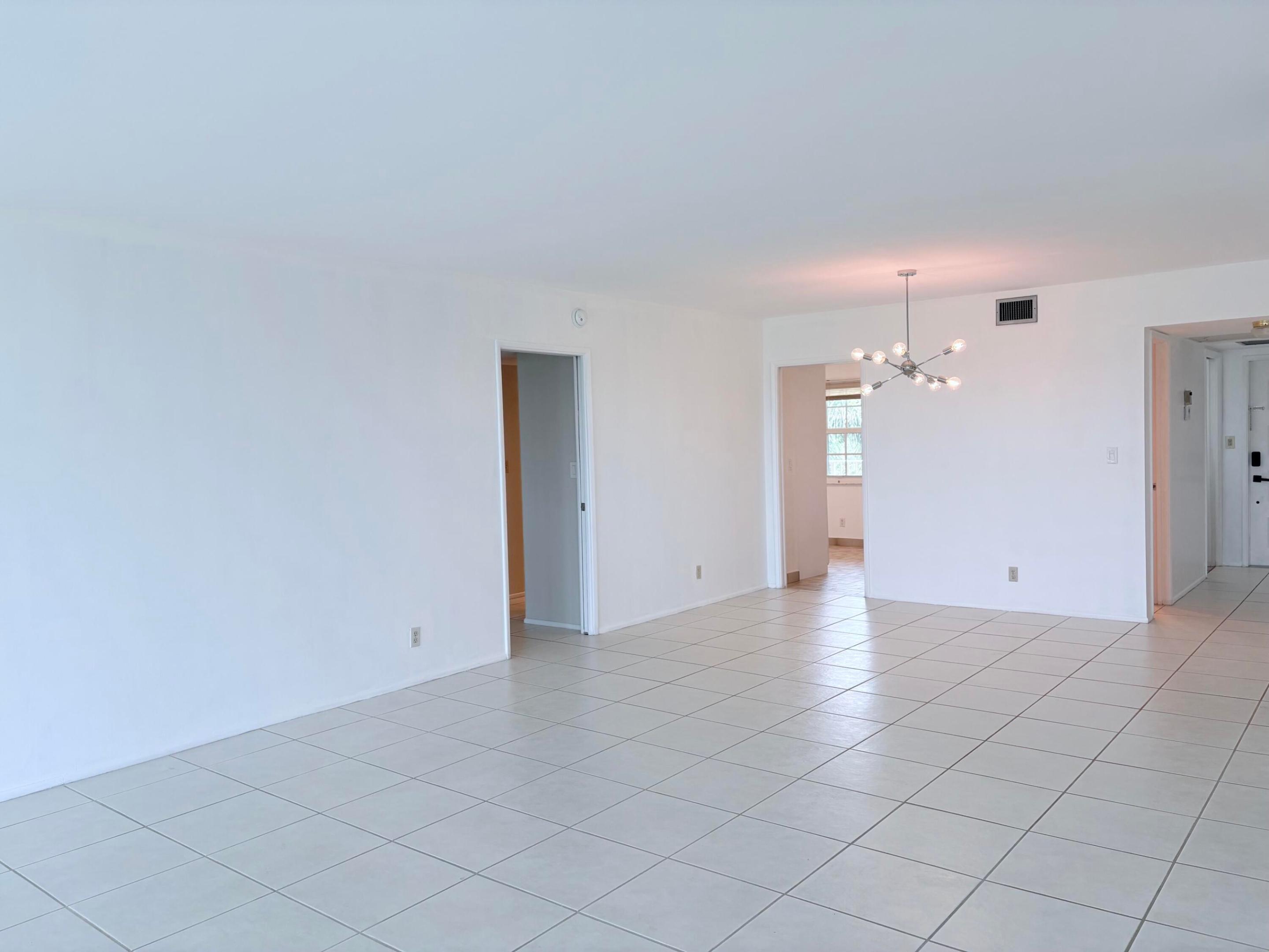 NO 123 PALM-AIRE COUNTRY CLUB - Residential