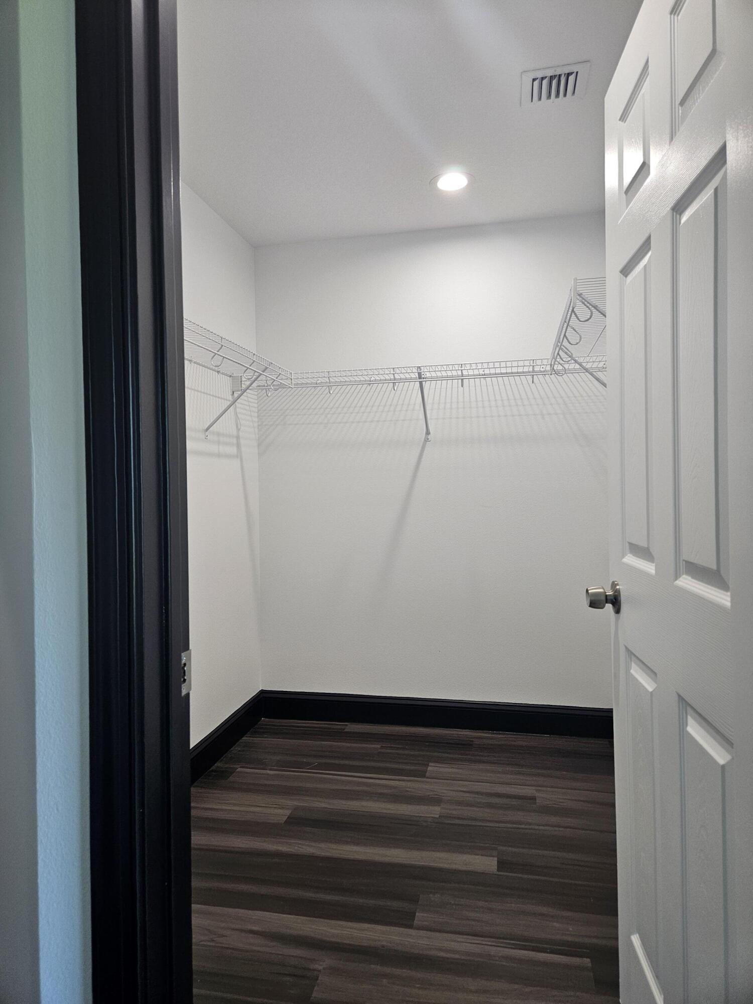 KINGS BAY - Residential Lease