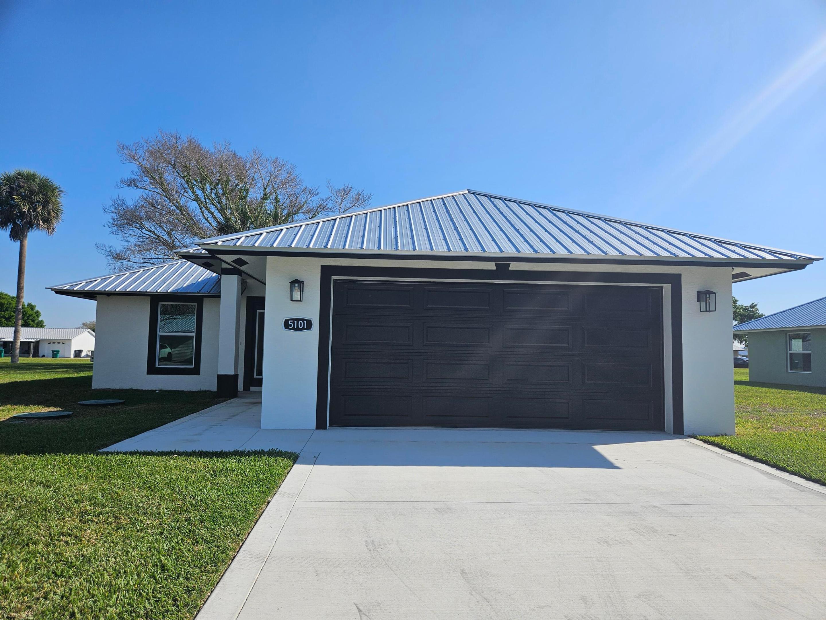 KINGS BAY - Residential Lease