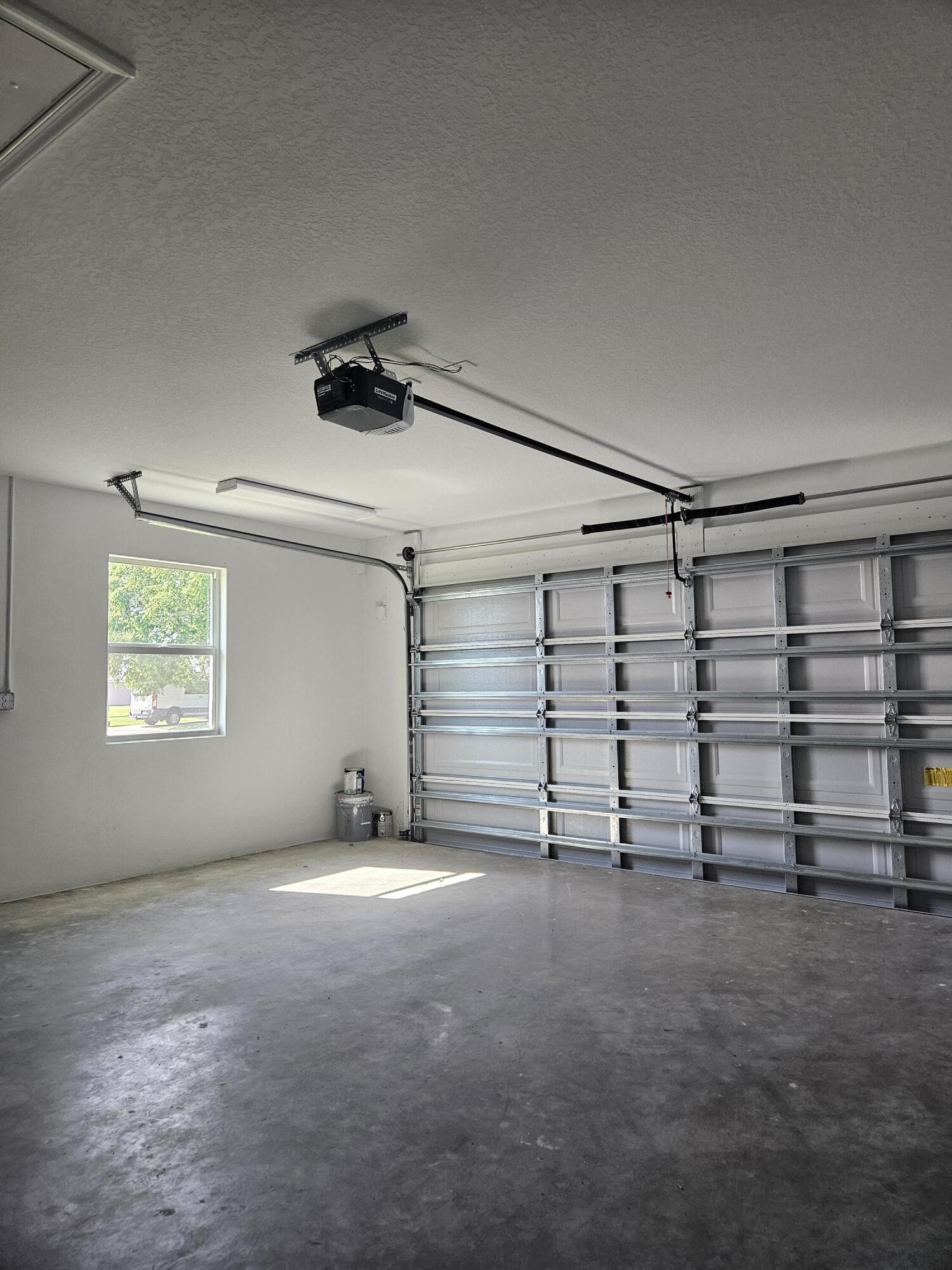 KINGS BAY - Residential Lease