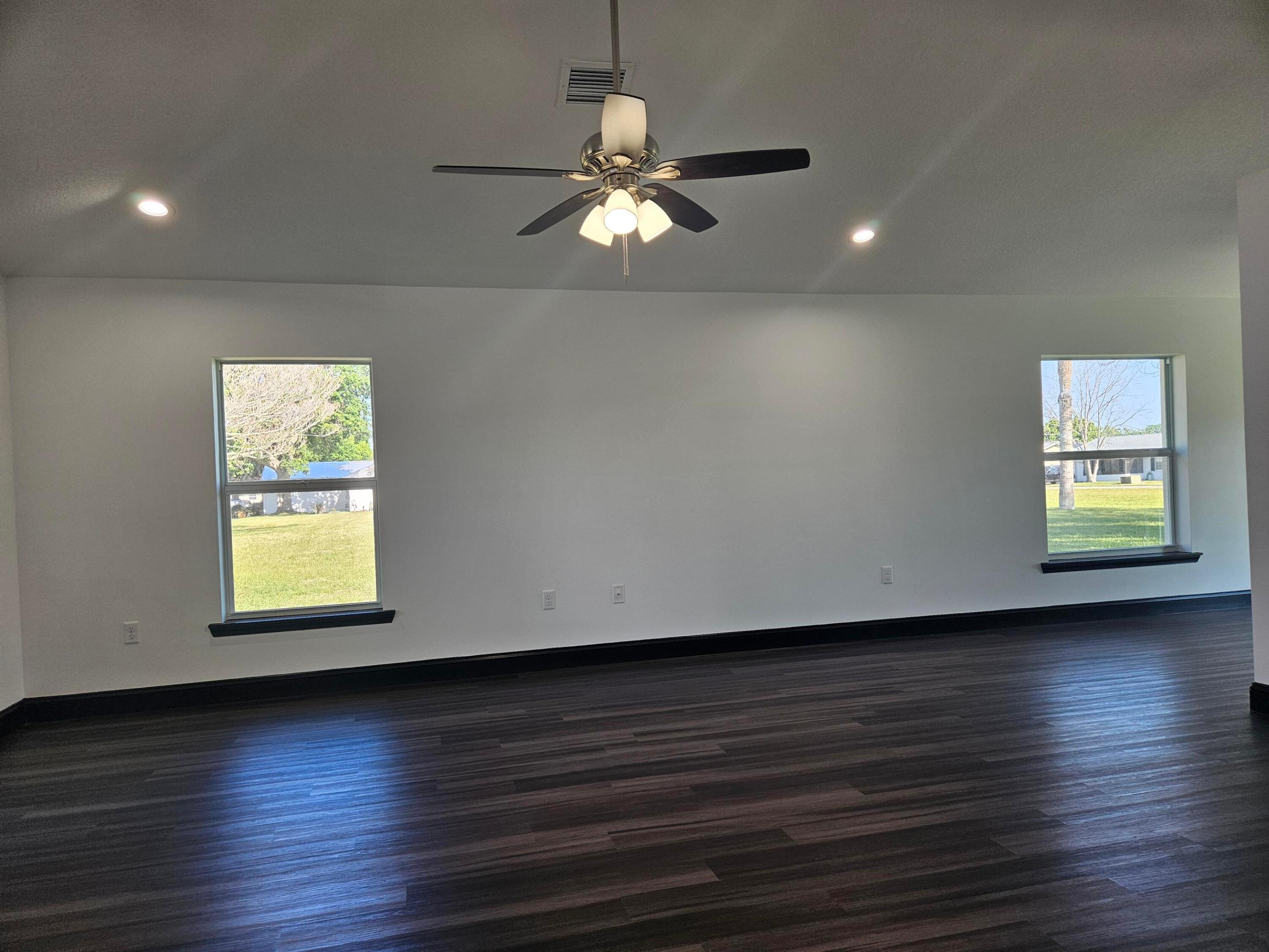 KINGS BAY - Residential Lease
