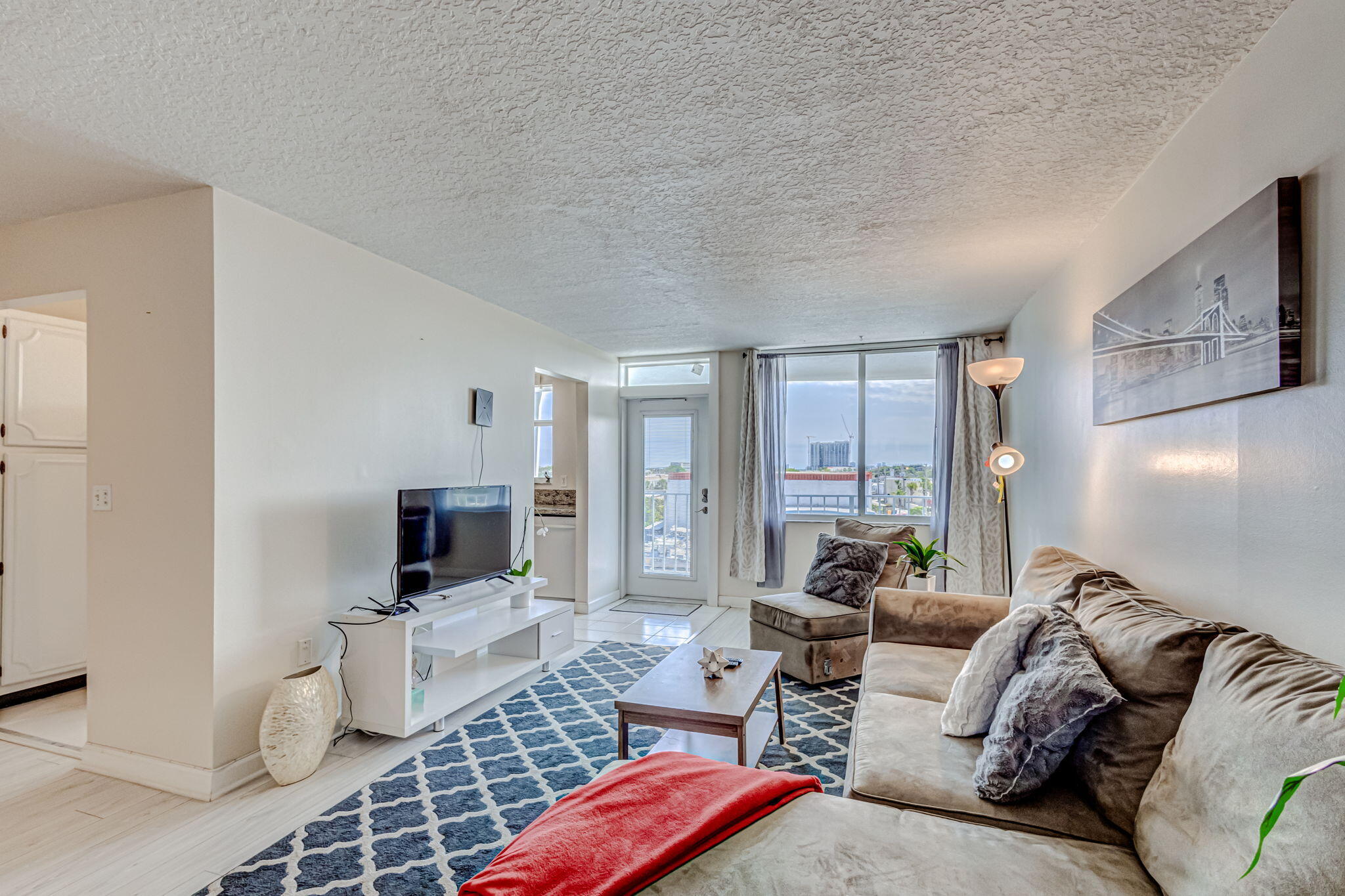 PARADISE VILLAS CONDO - Residential Lease