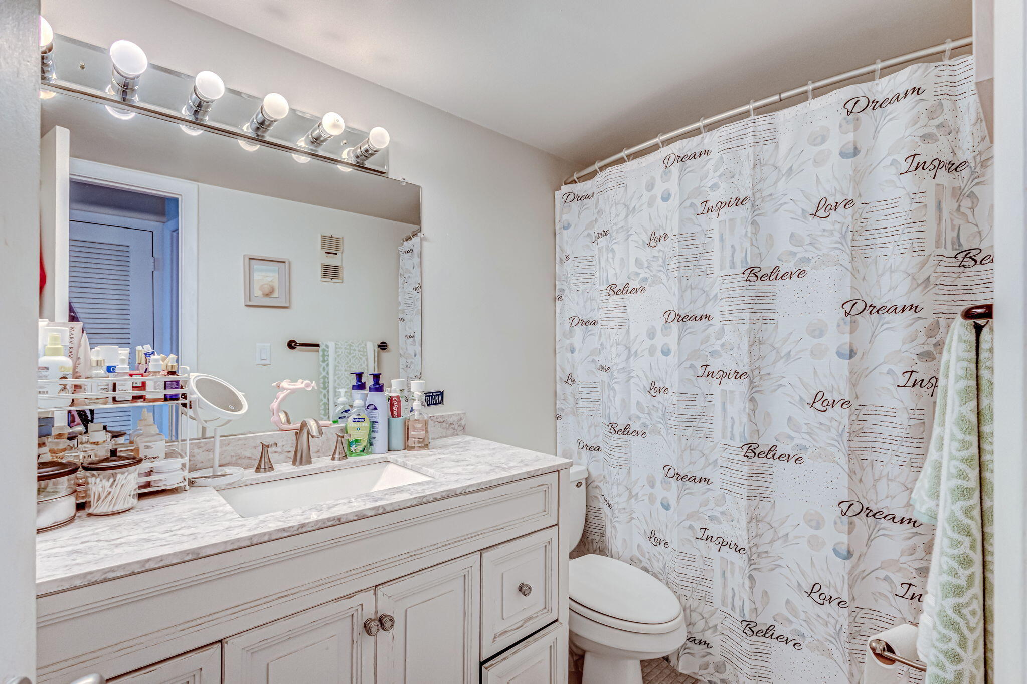 PARADISE VILLAS CONDO - Residential Lease