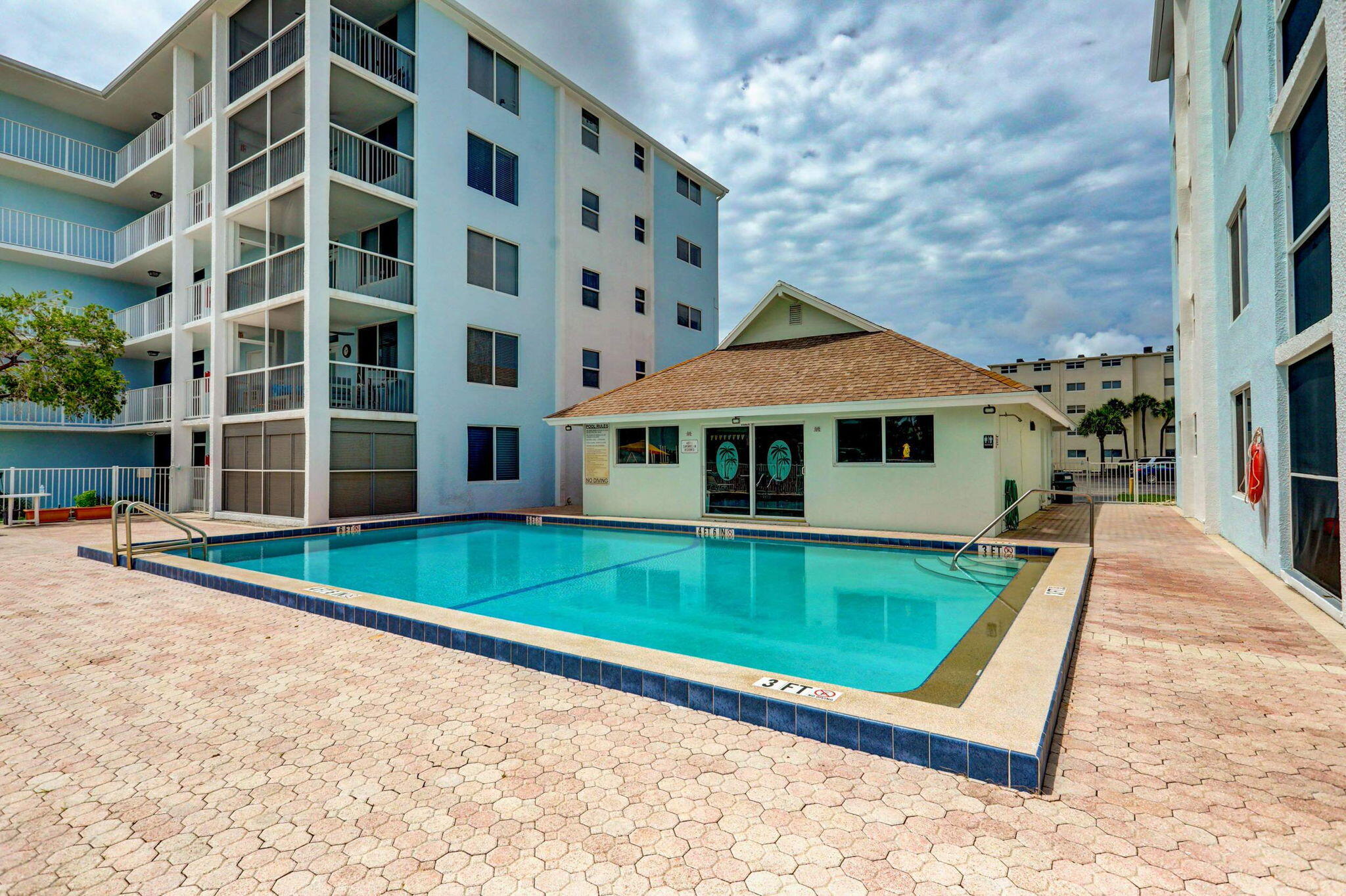 PARADISE VILLAS CONDO - Residential Lease