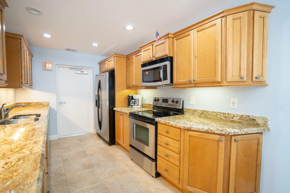 GREENBRIAR CONDO - Residential Lease