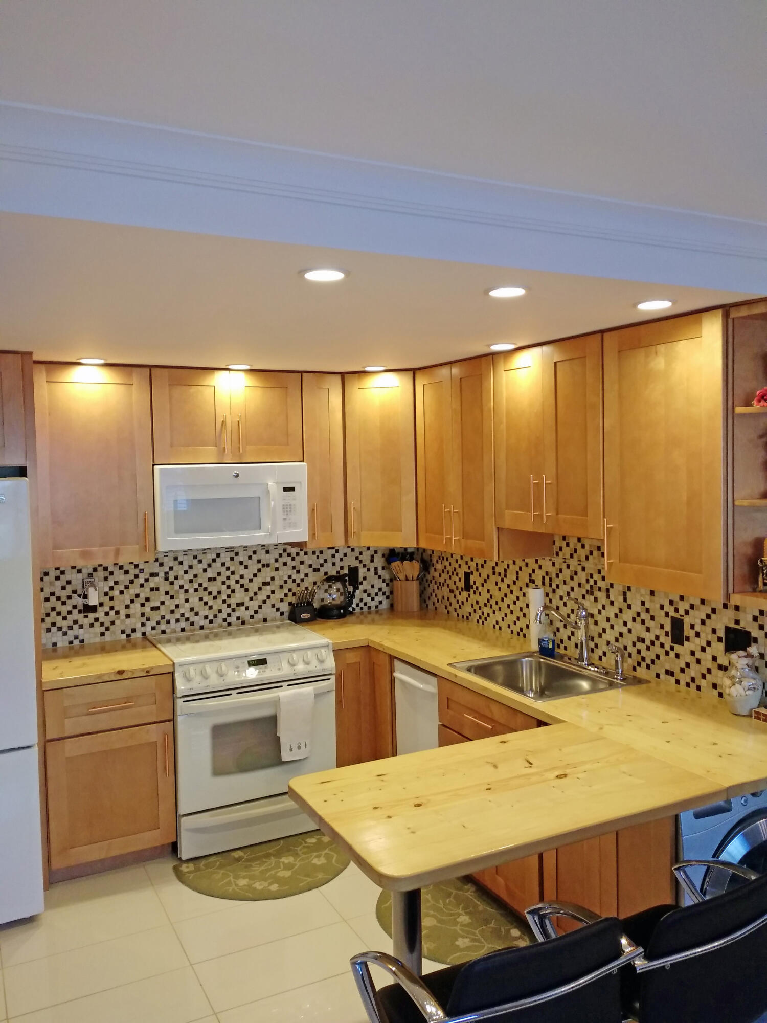MILLICENT CONDO LTS 4,5 AND 6 BLK 3 TWN OF BOY - Residential