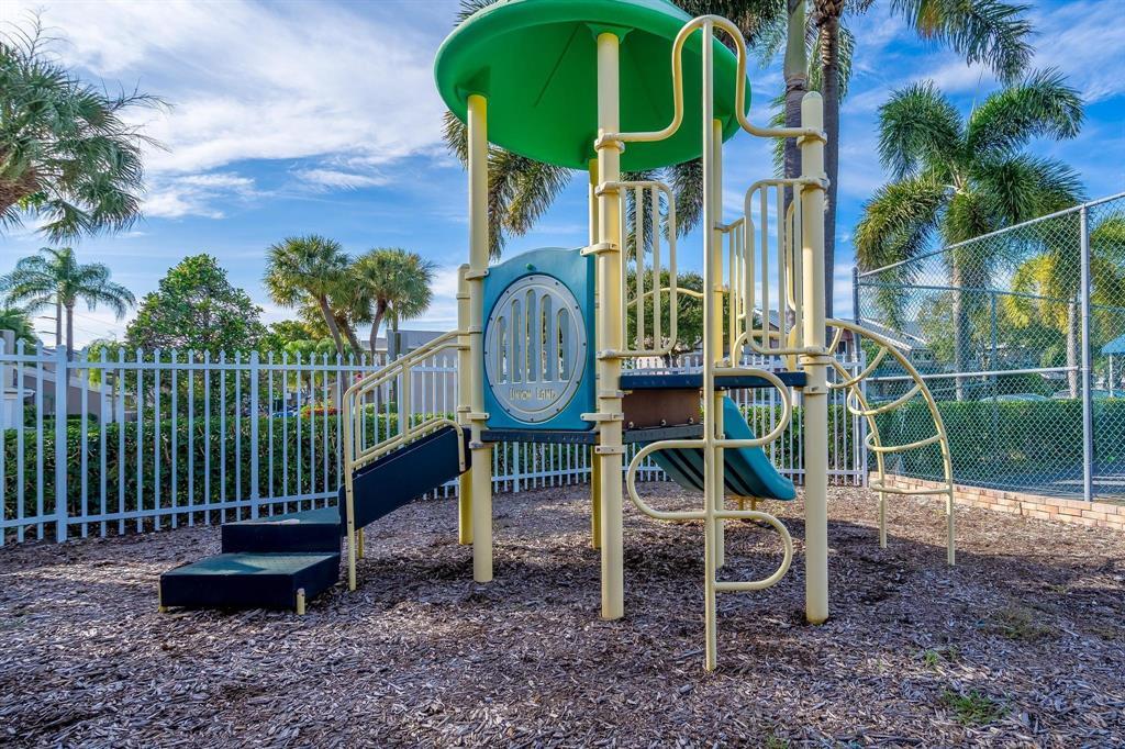 CORAL POINT NORTH - Residential