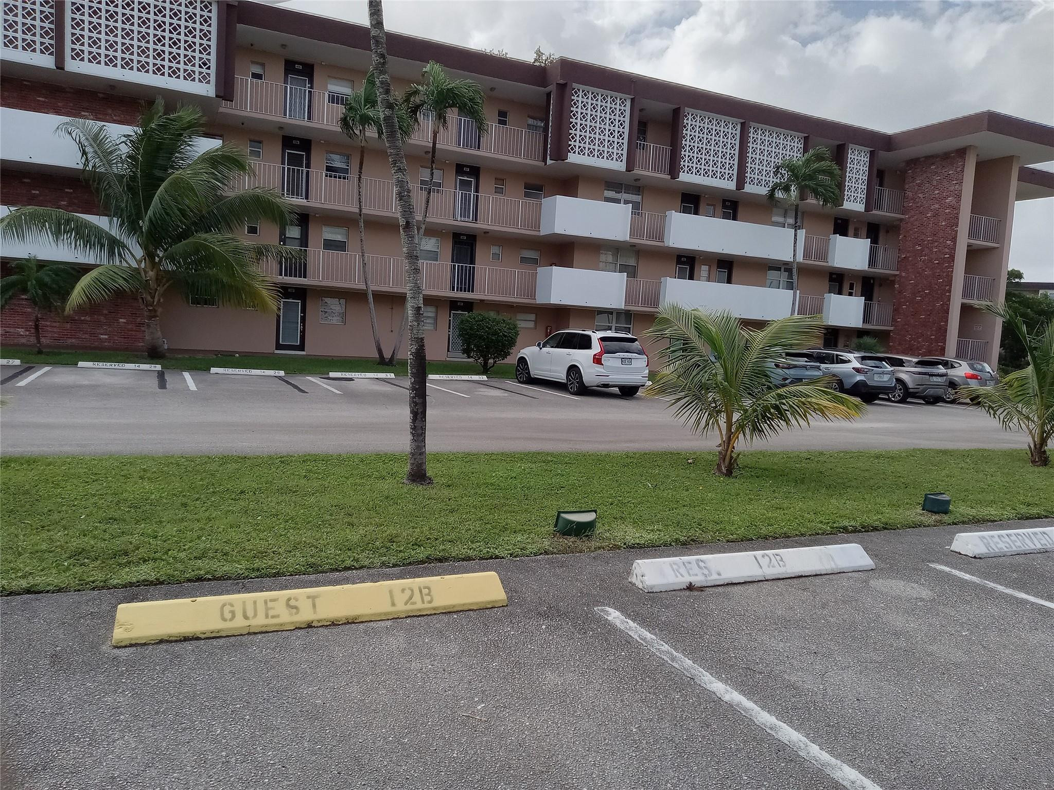 Lauderdale Oaks - Residential
