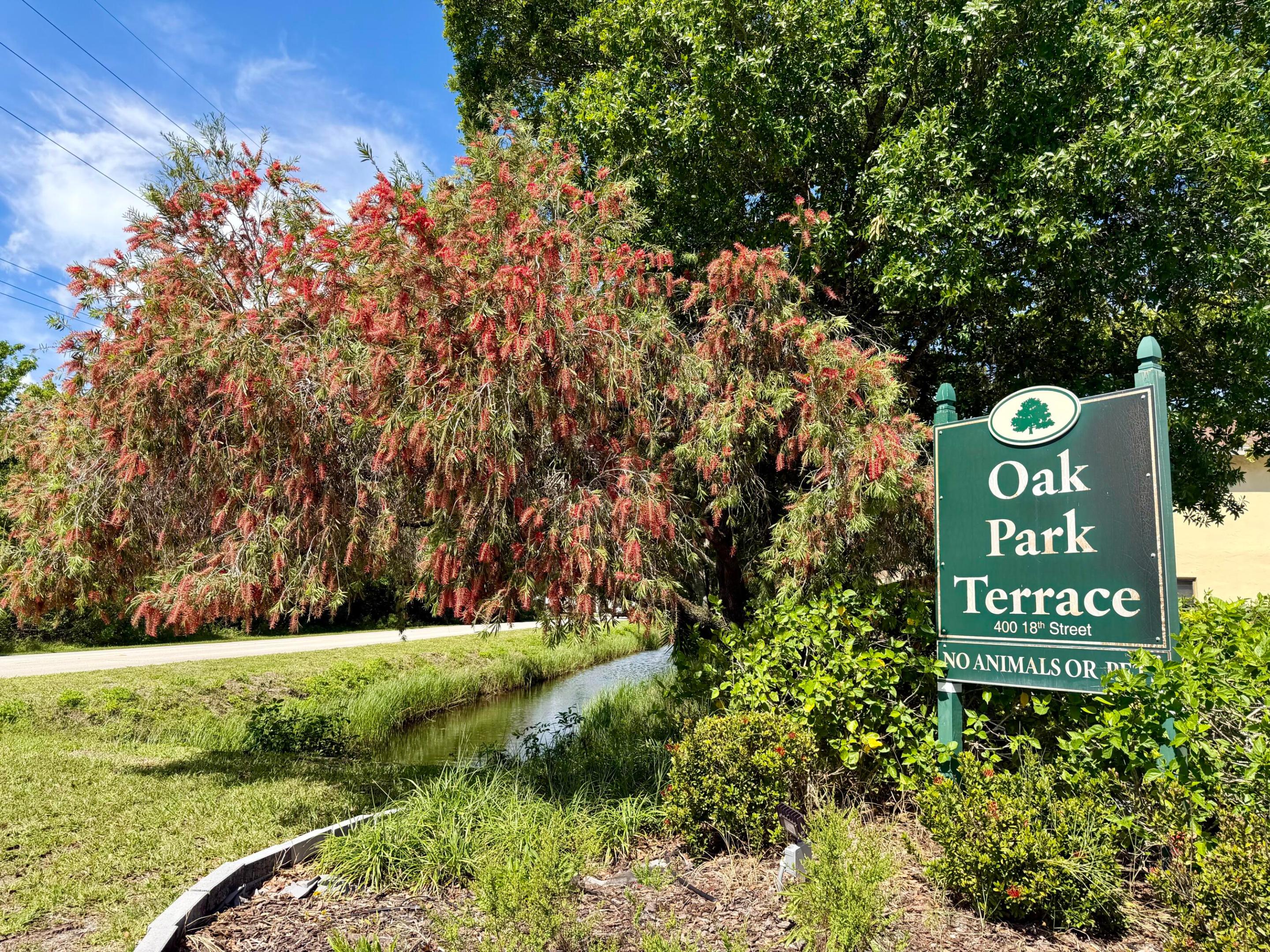 OAK PARK TERRACE UNITS 1-16 - Residential