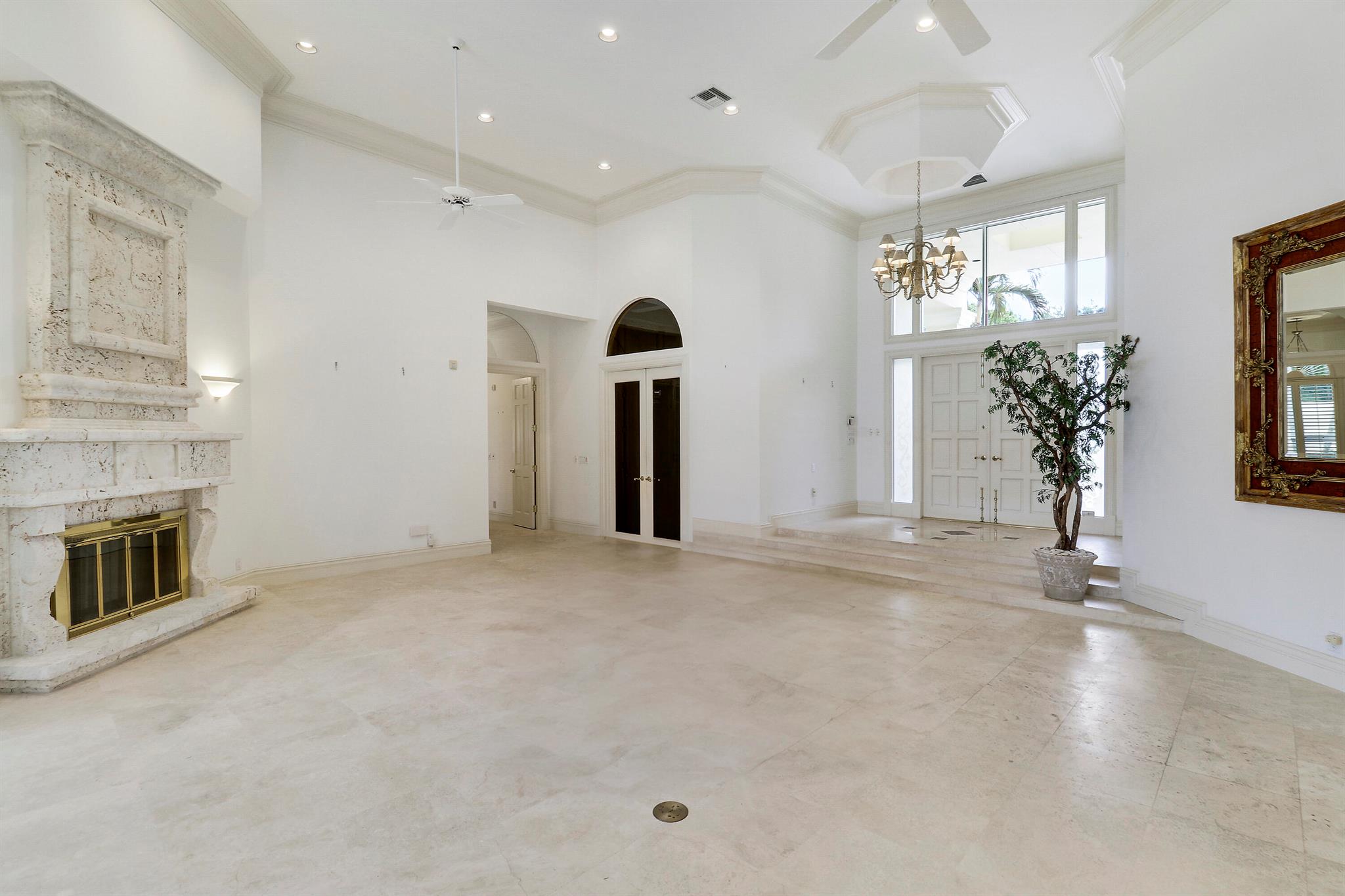 ADMIRALS COVE PAR E - Residential