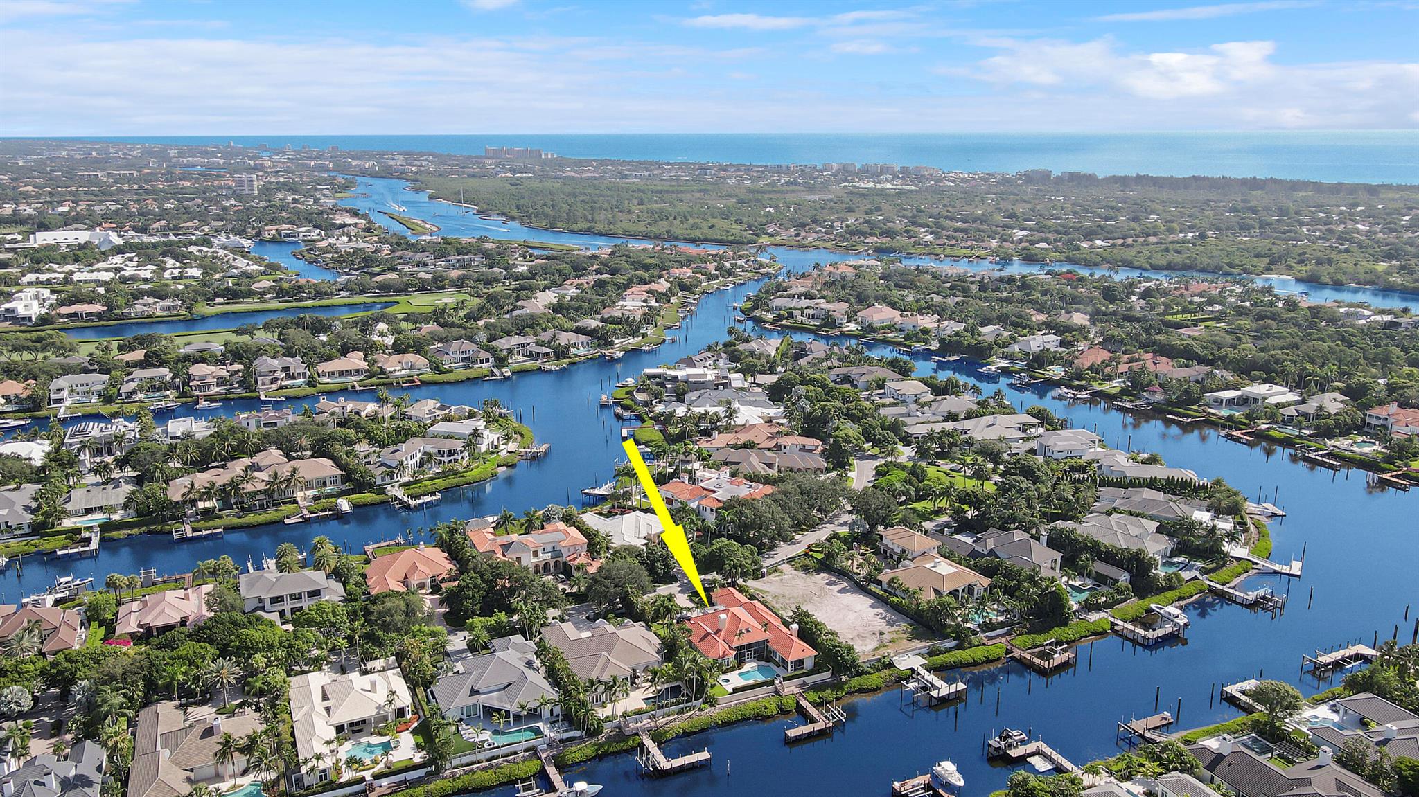 ADMIRALS COVE PAR E - Residential