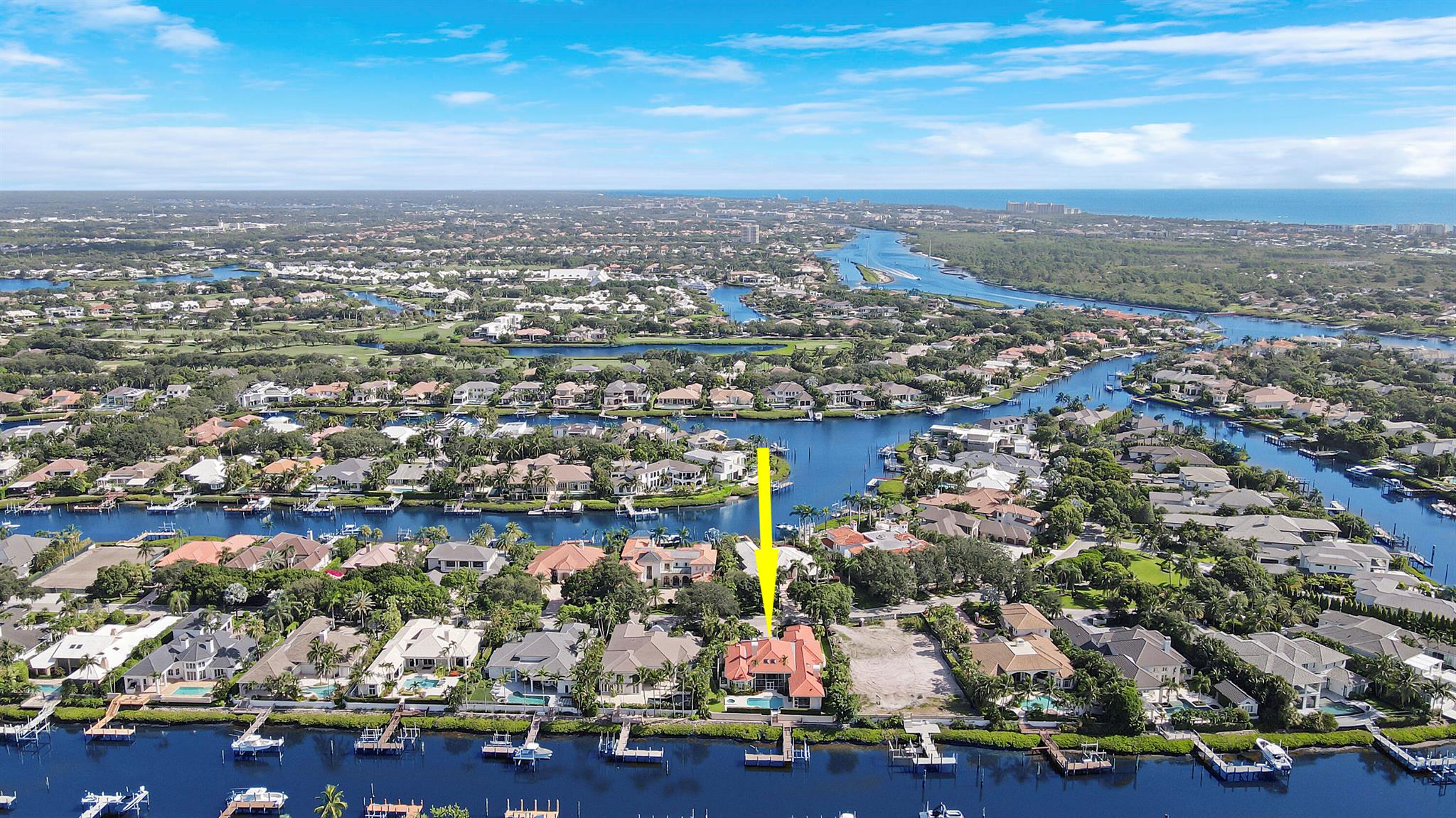 ADMIRALS COVE PAR E - Residential