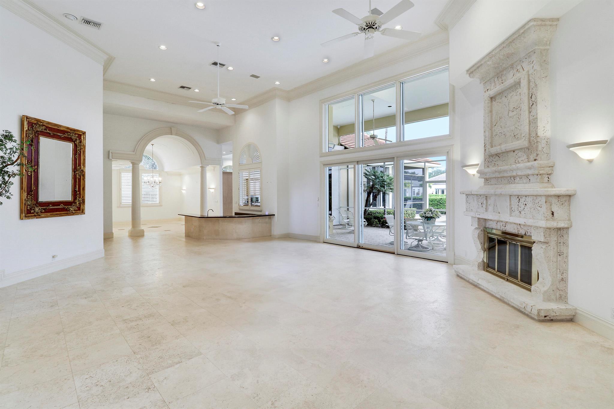 ADMIRALS COVE PAR E - Residential
