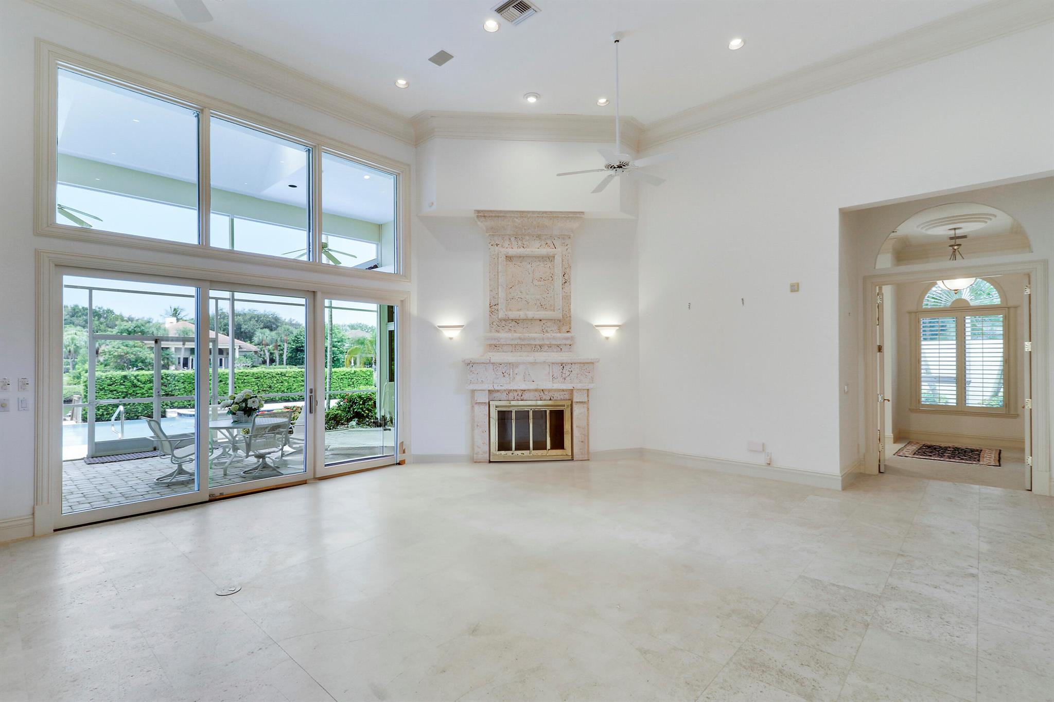 ADMIRALS COVE PAR E - Residential