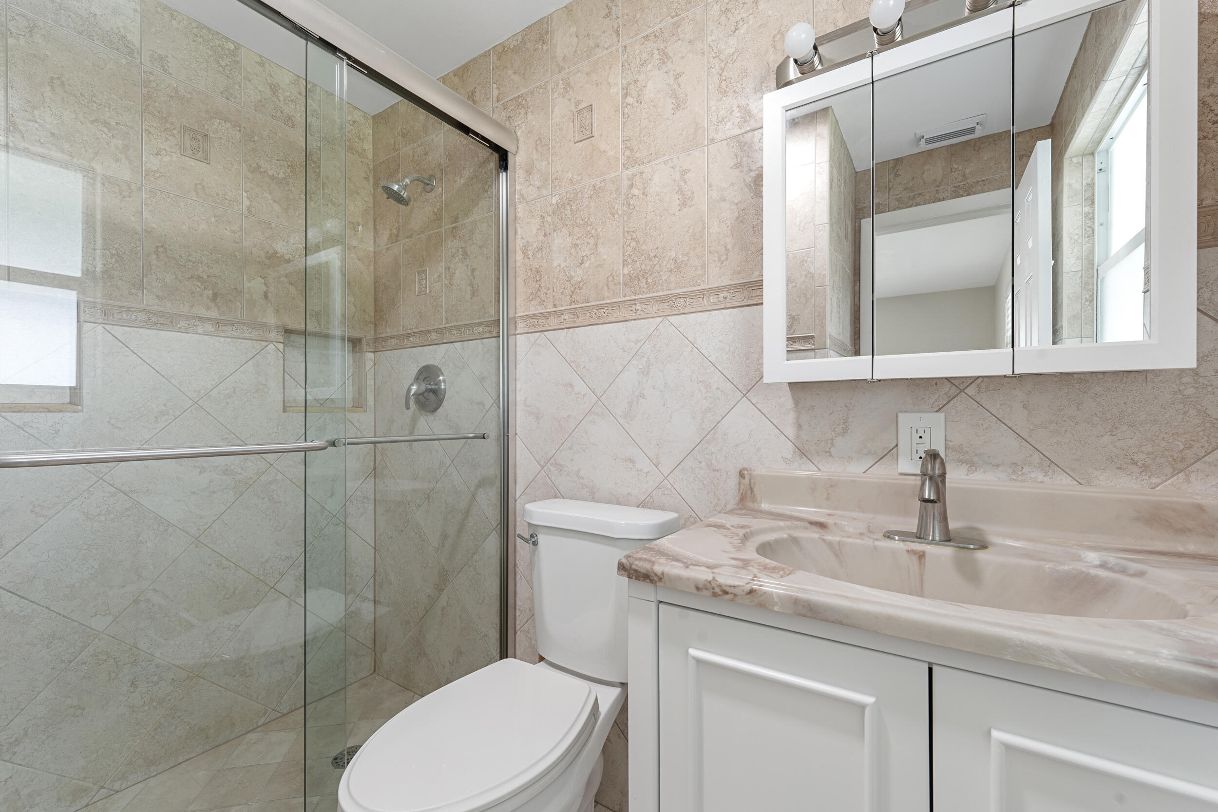 BRENTWOOD - Residential Lease