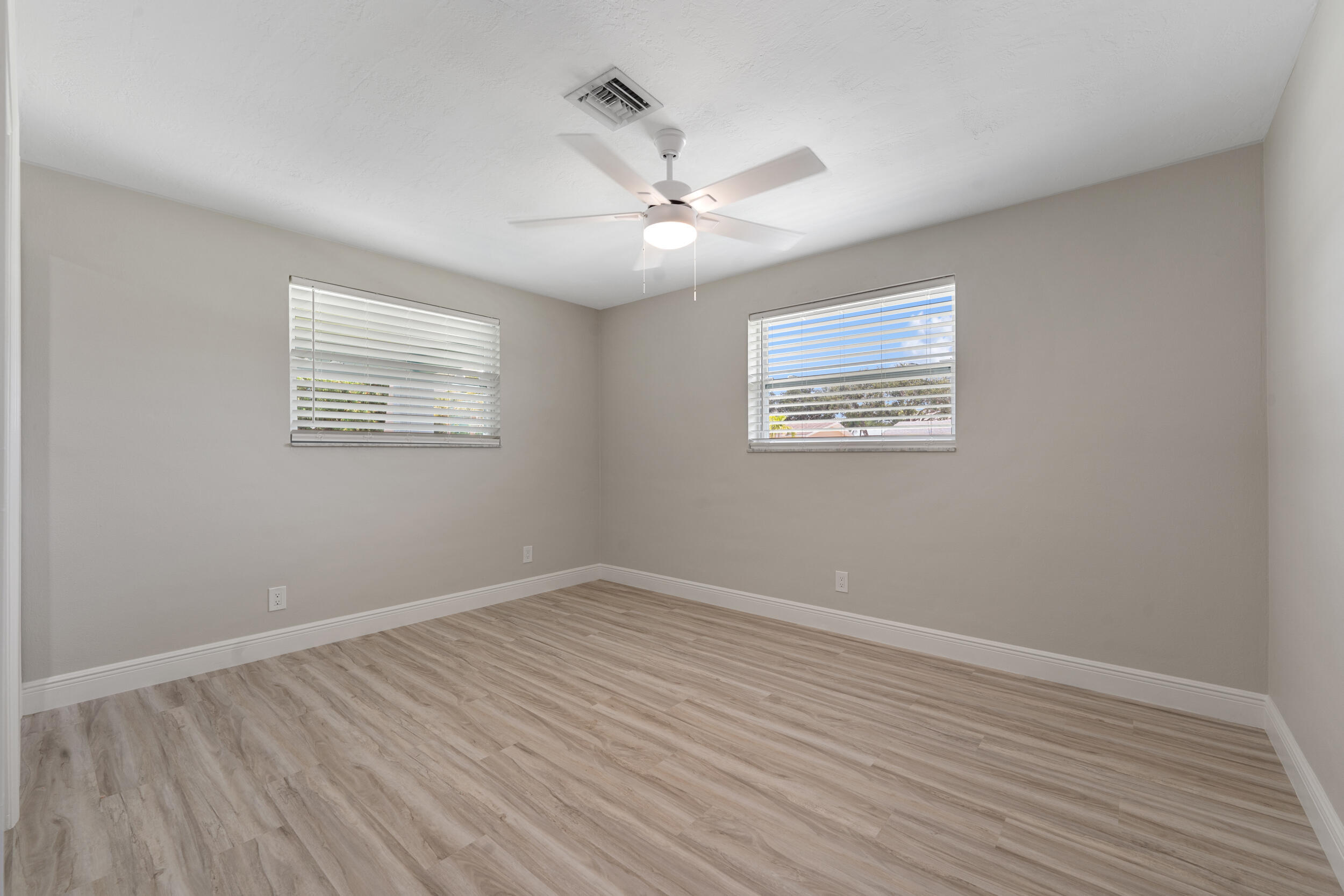 BRENTWOOD - Residential Lease