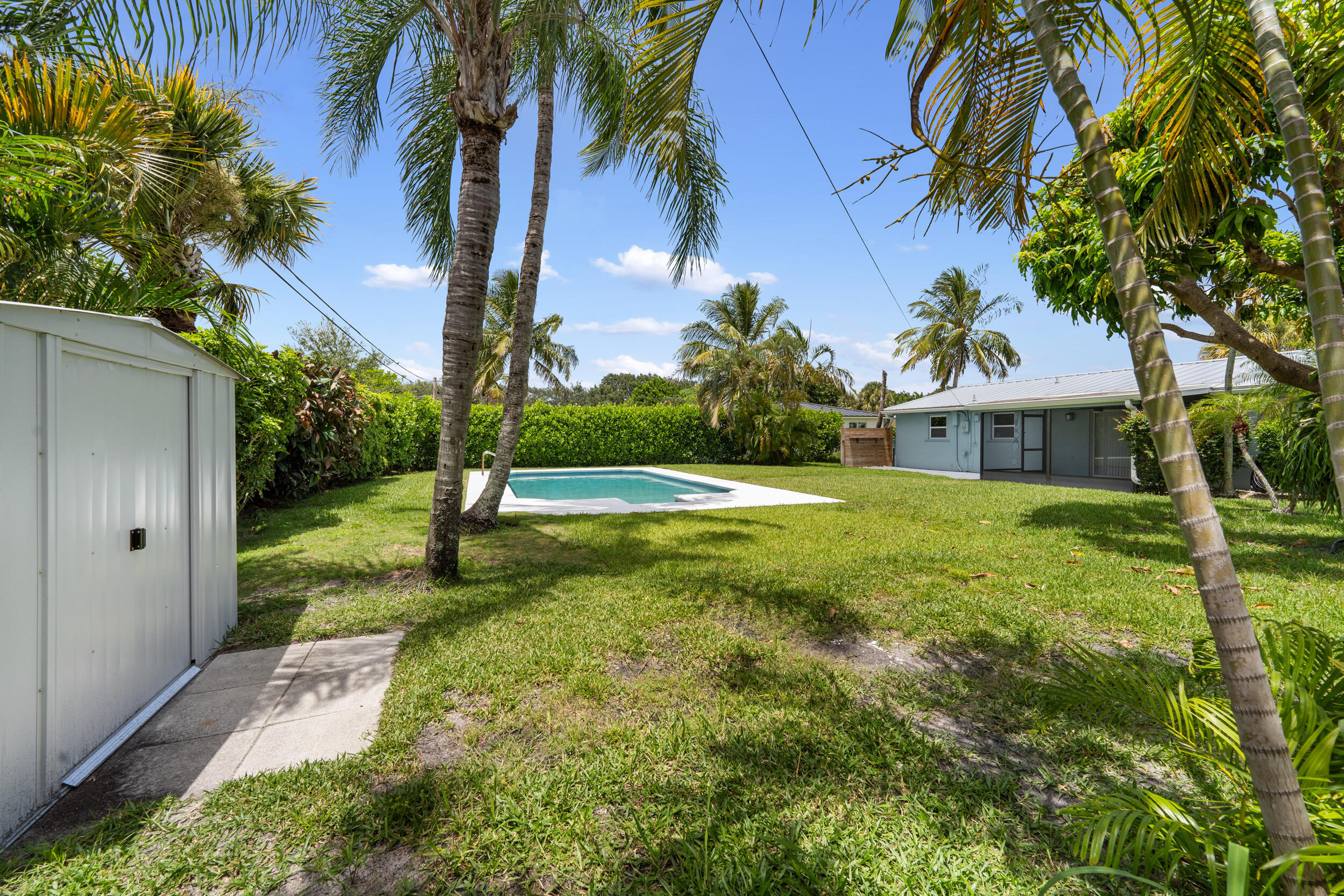 BRENTWOOD - Residential Lease