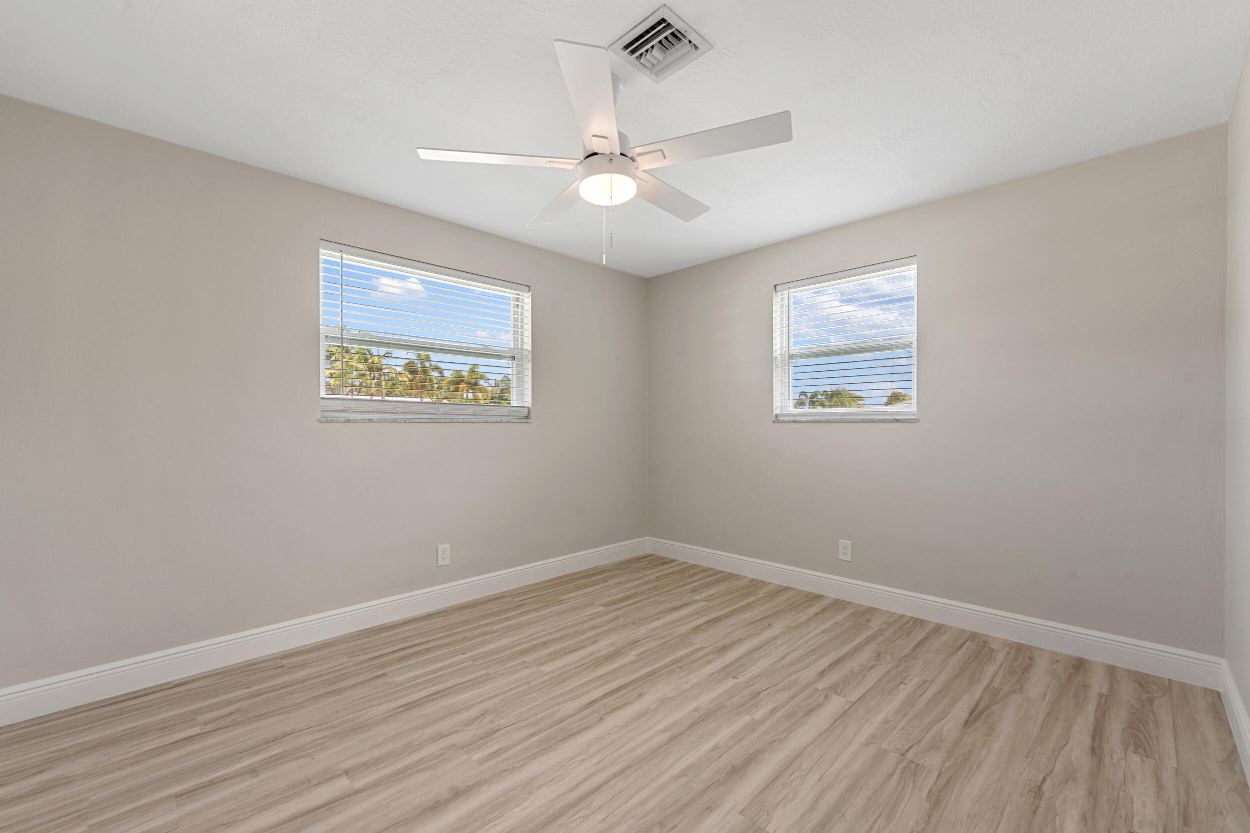 BRENTWOOD - Residential Lease