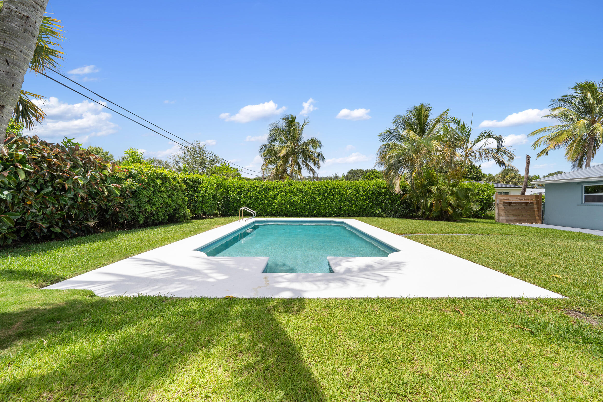 BRENTWOOD - Residential Lease