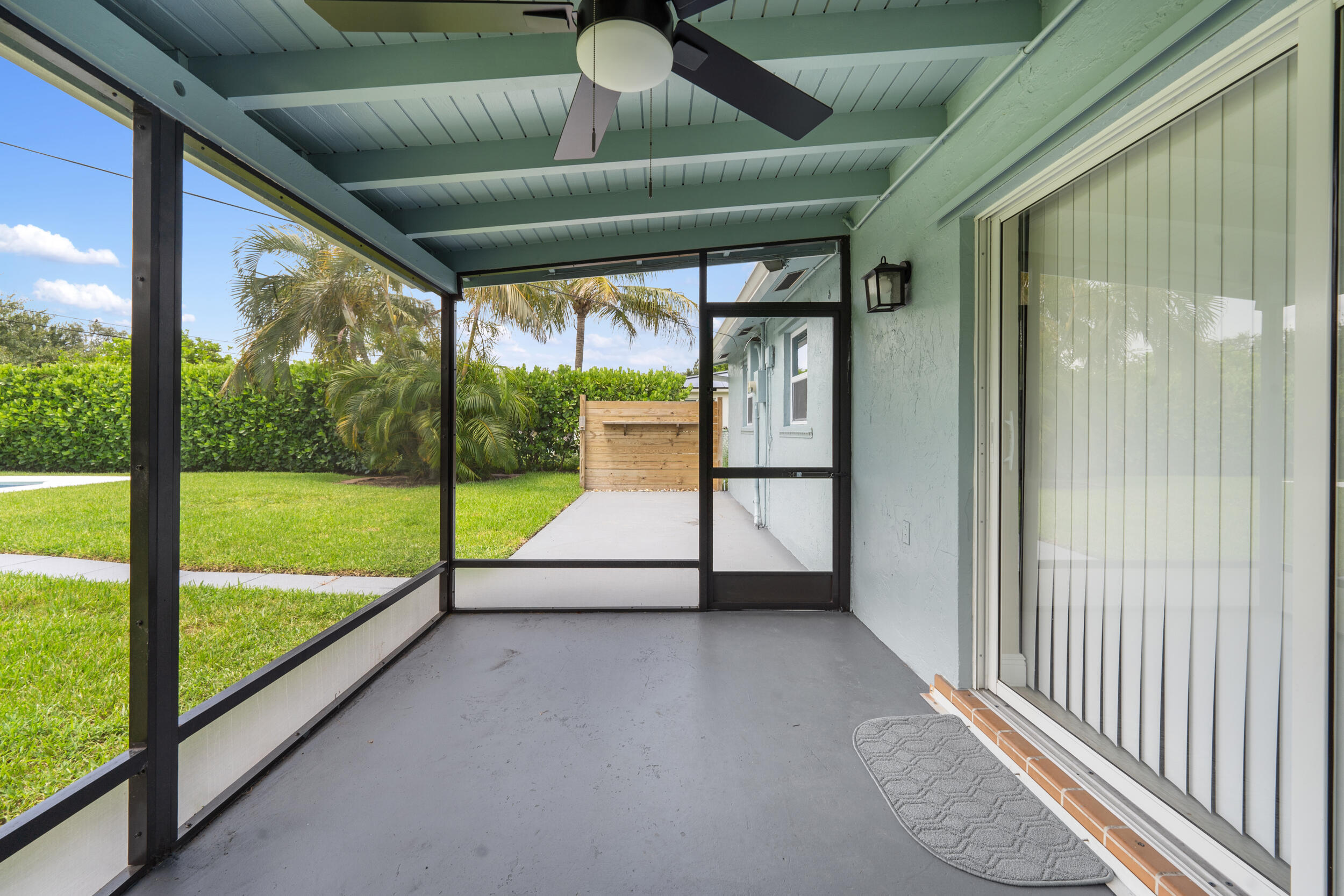 BRENTWOOD - Residential Lease